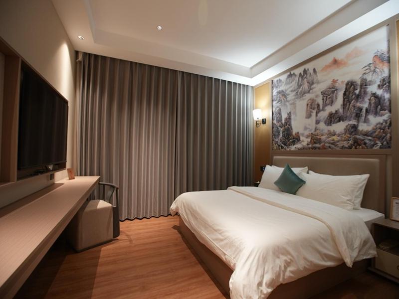 Elegant Double Room  photo 2