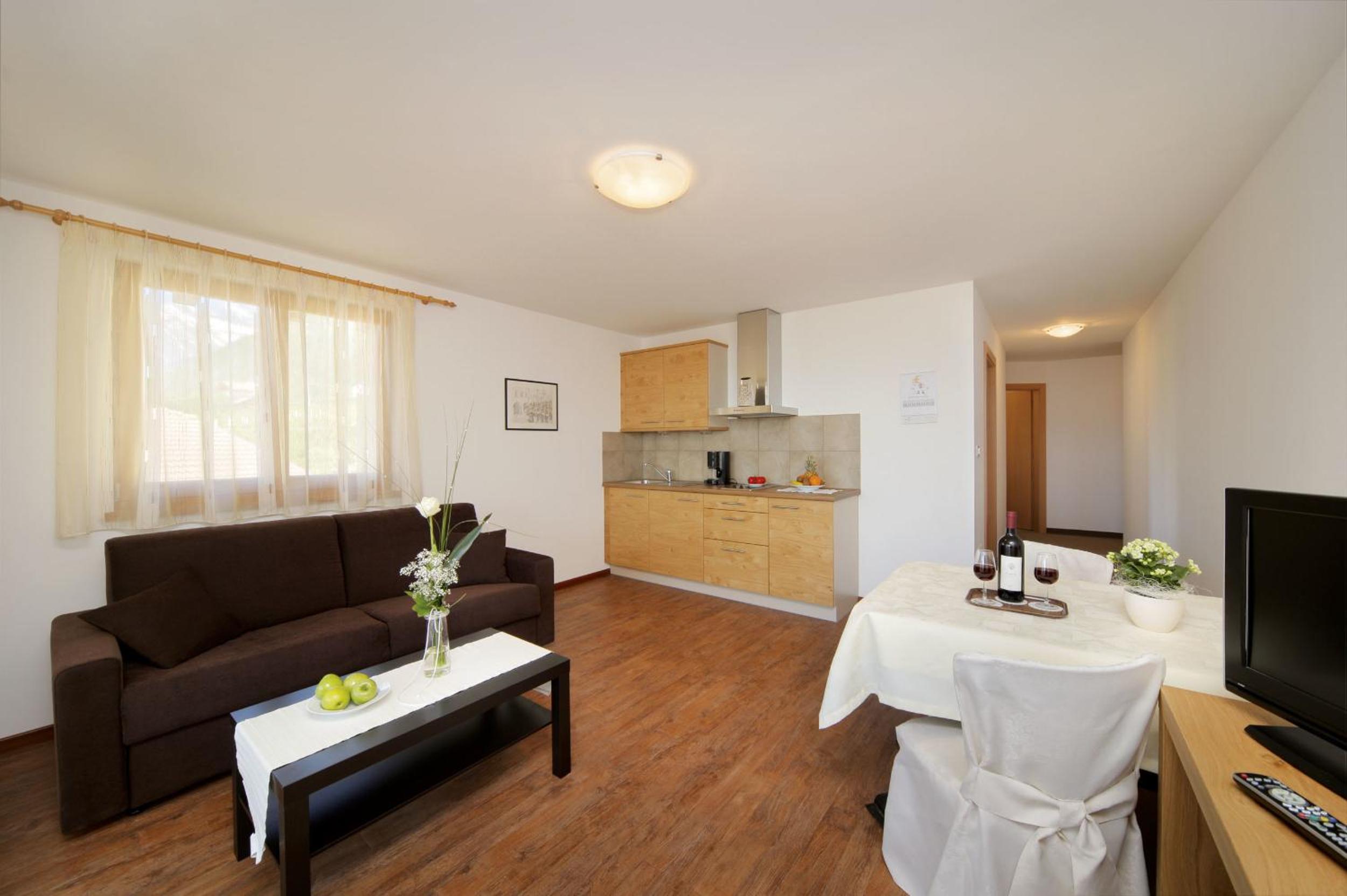 One-Bedroom Apartment with Balcony photo 2