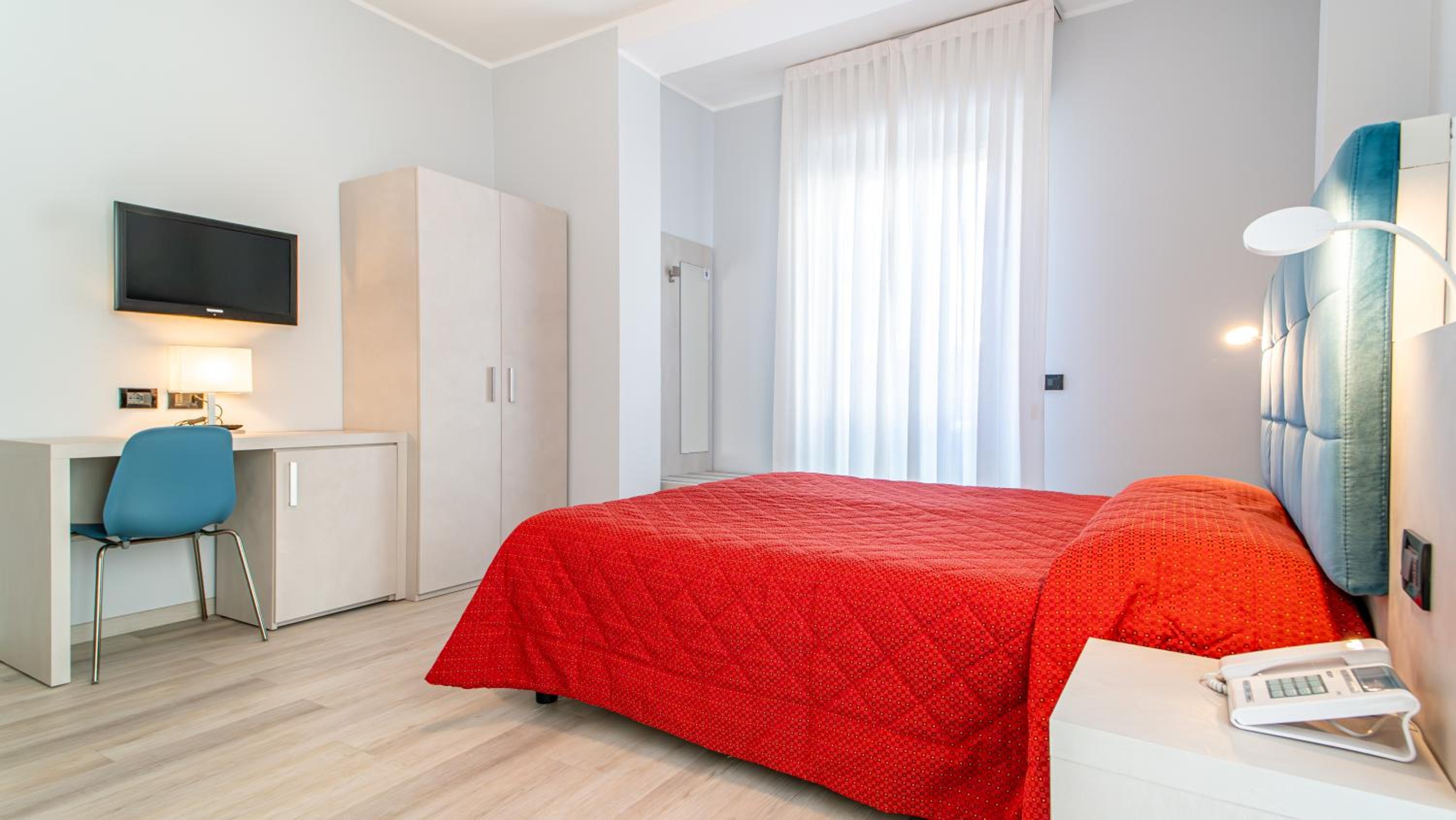 Standard Double Room - Photo 2