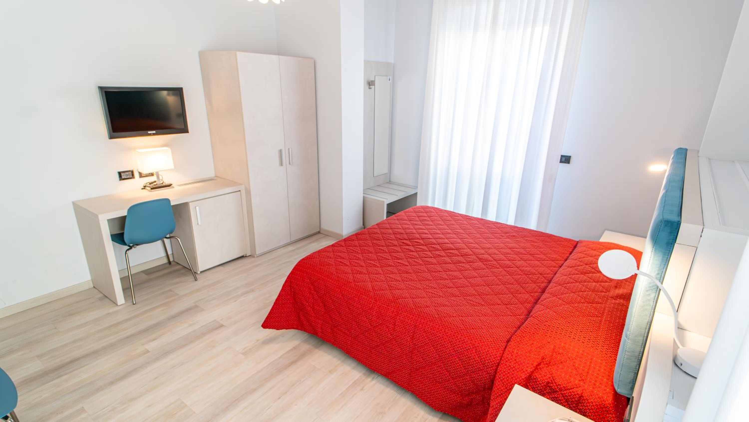 Standard Double Room - Photo 3