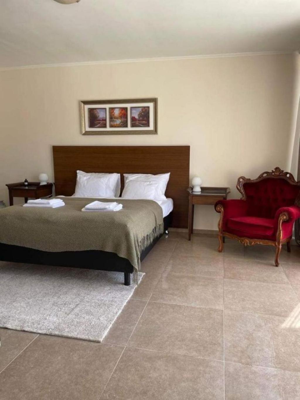 Double Room with Private Bathroom photo 1