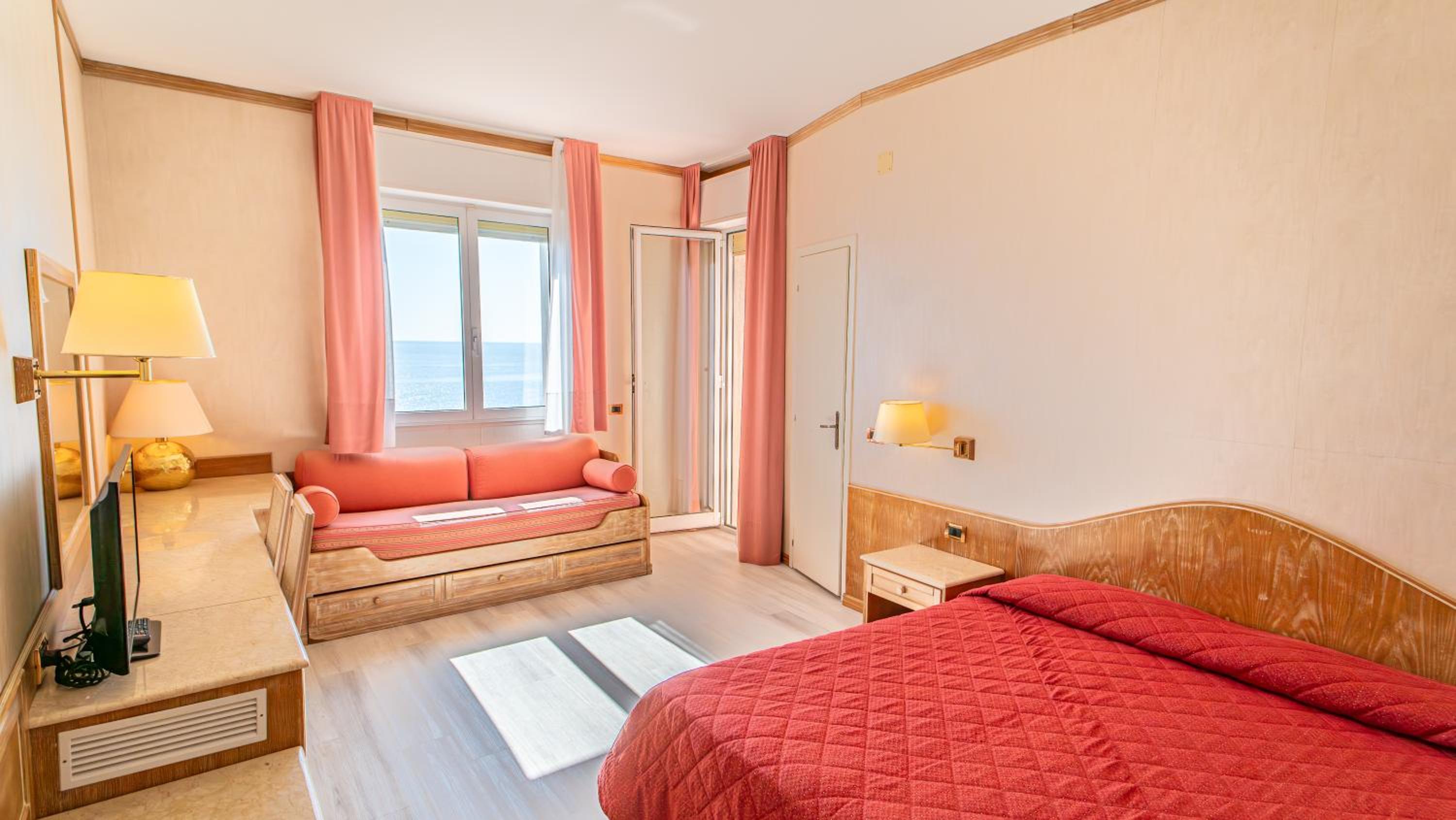 Triple Room with Balcony - Photo 1