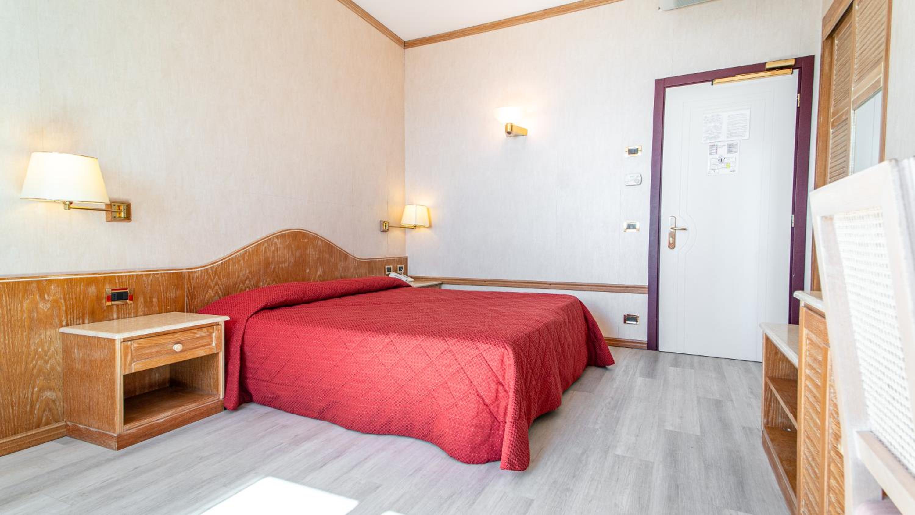 Triple Room with Balcony - Photo 3