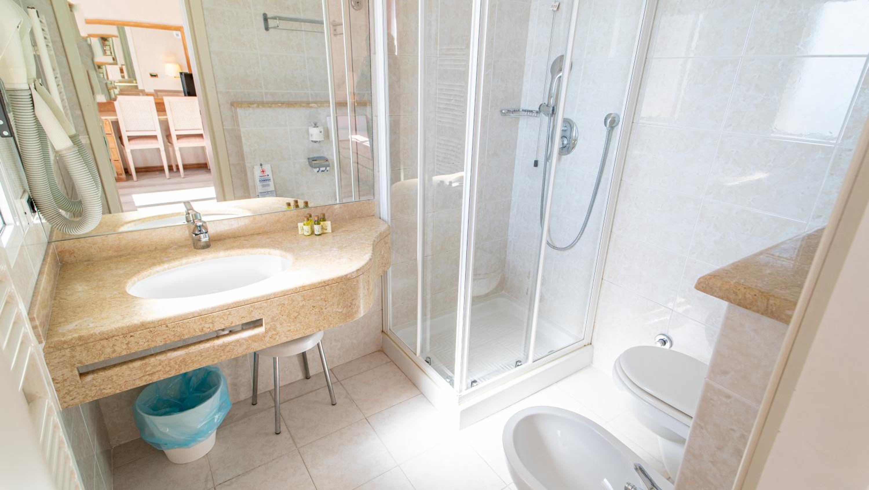 Double Room with Sea View - Photo 2