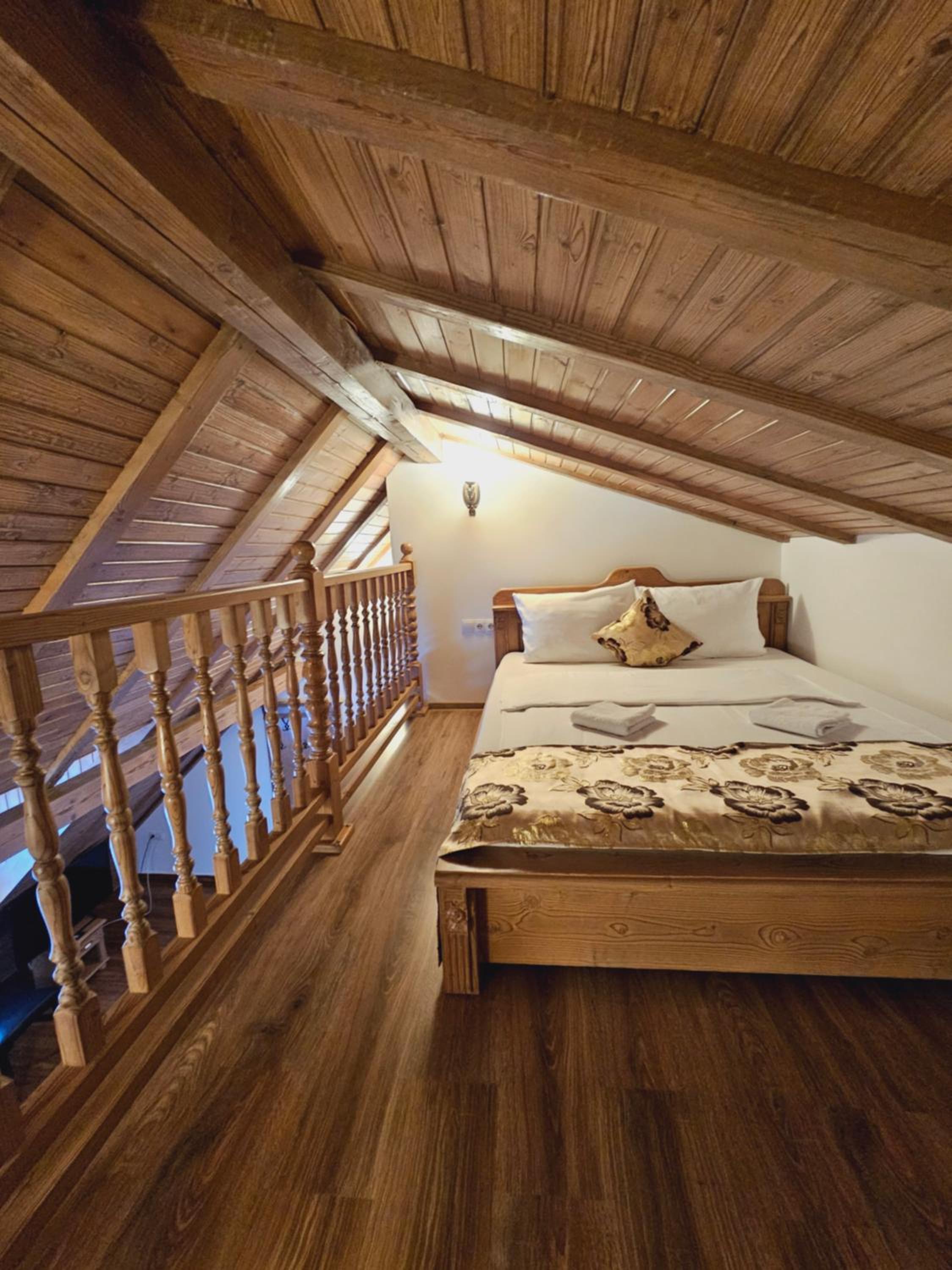 Apartment - Split Level - Photo 6
