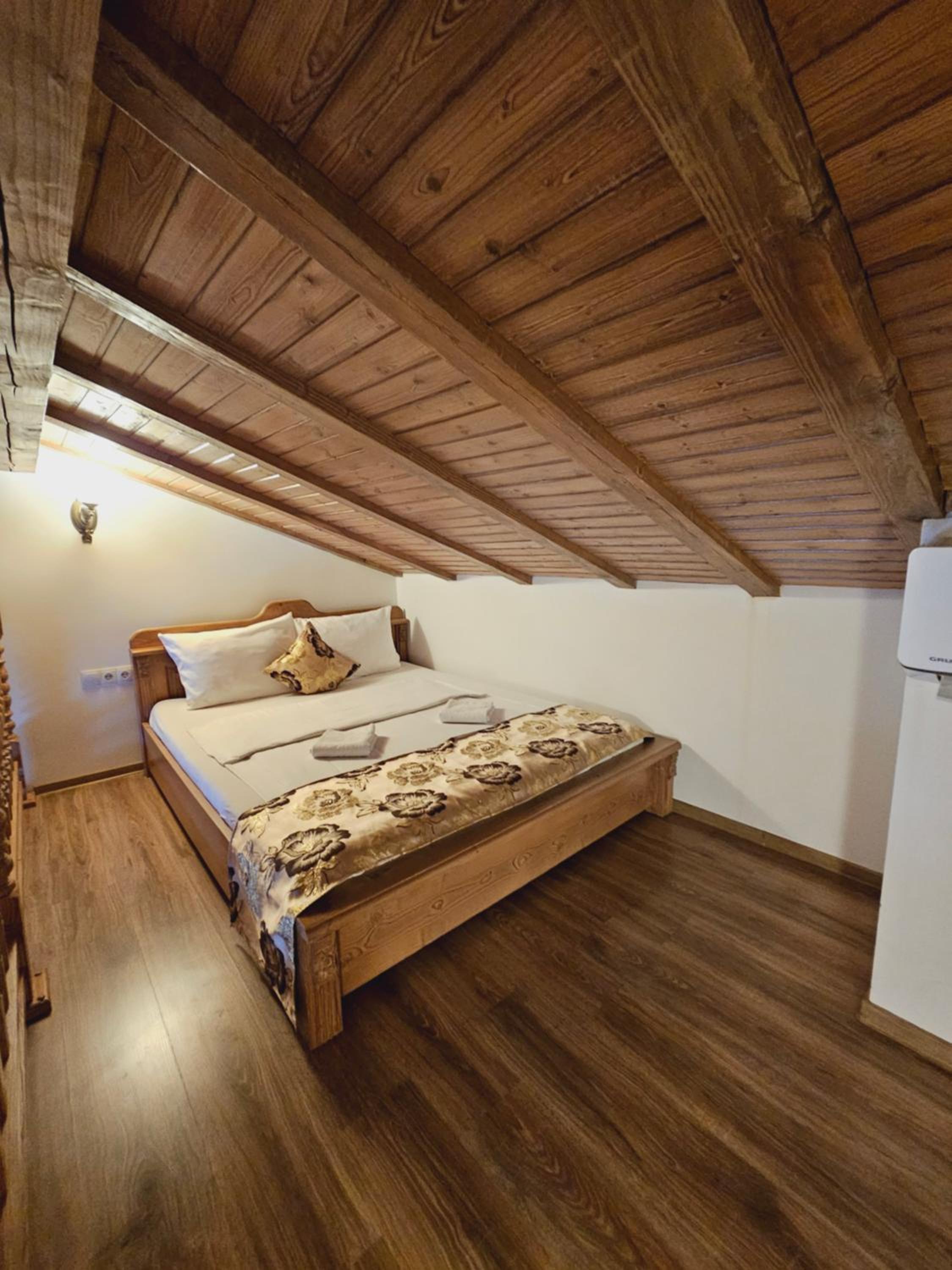 Apartment - Split Level - Photo 7