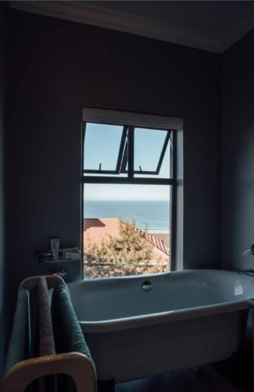 Apartment with Sea View photo 2