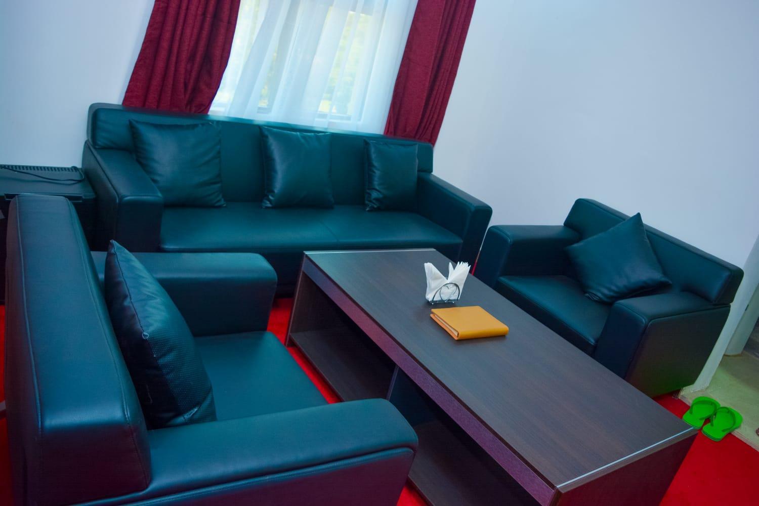 Deluxe Double Room (2 Adults + 1 Child)
