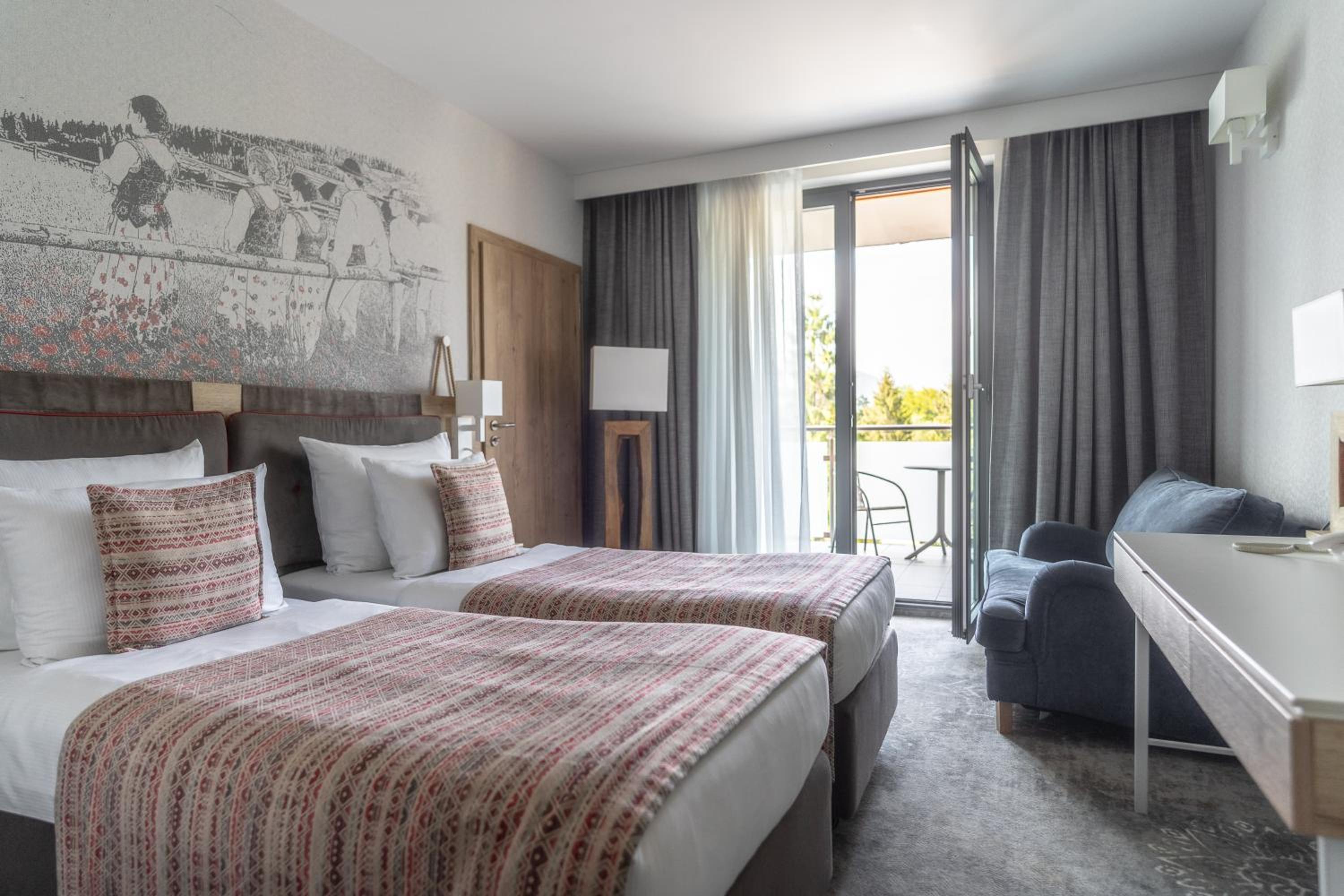 Superior Family Room with 1 double bed (without access to the thermal baths) photo 2