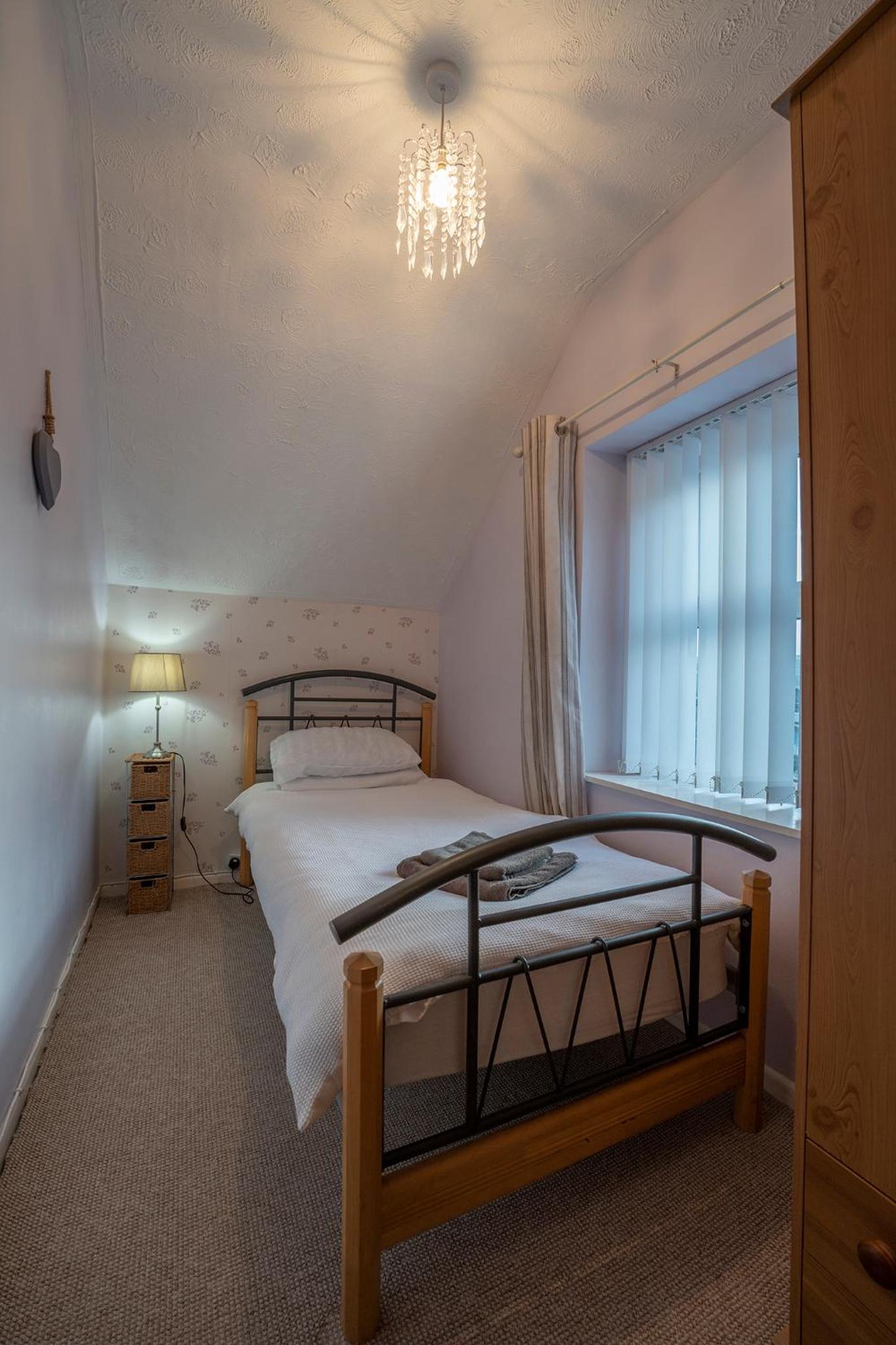Three-Bedroom House photo 3