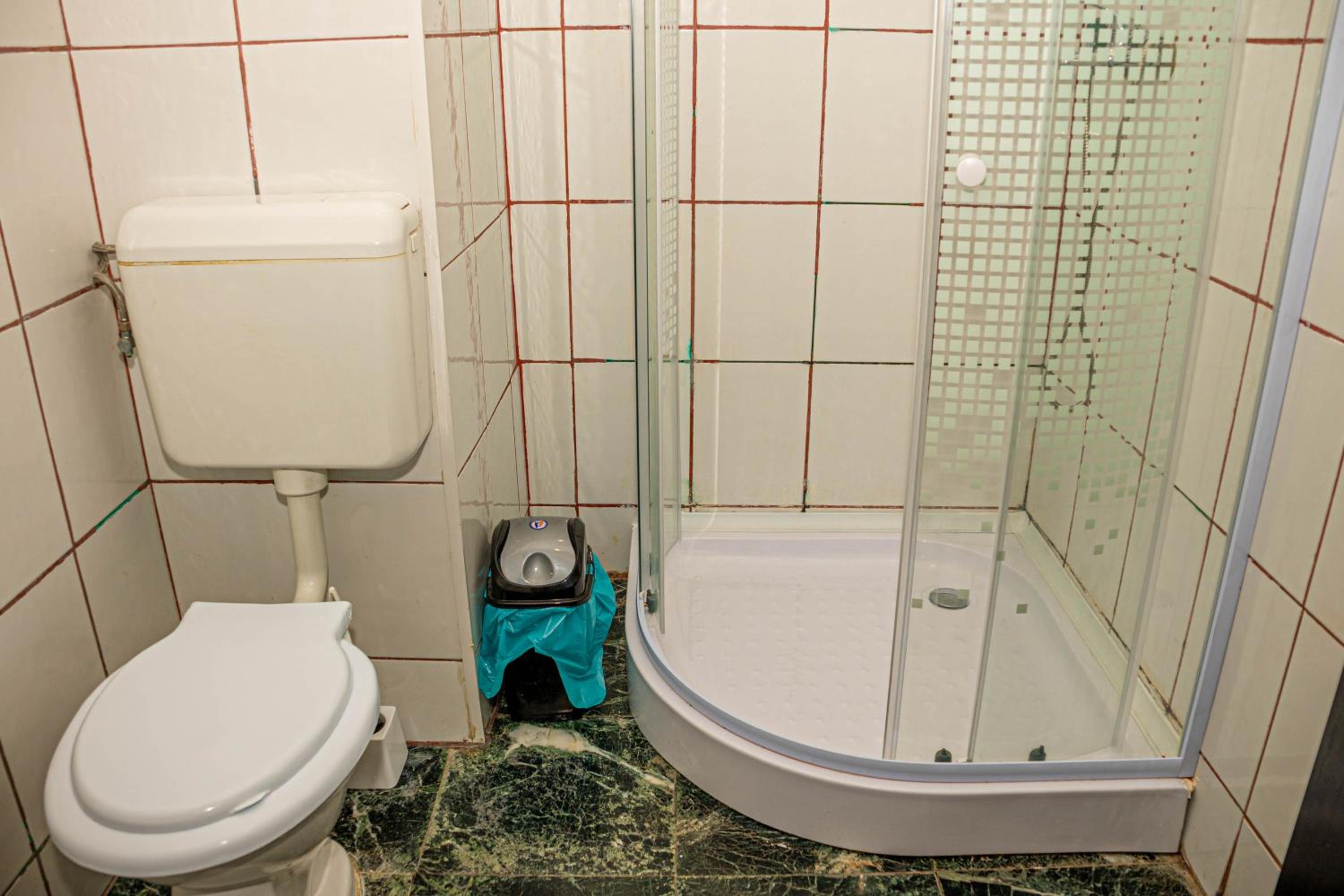 Double Room with Private Bathroom - Photo 6