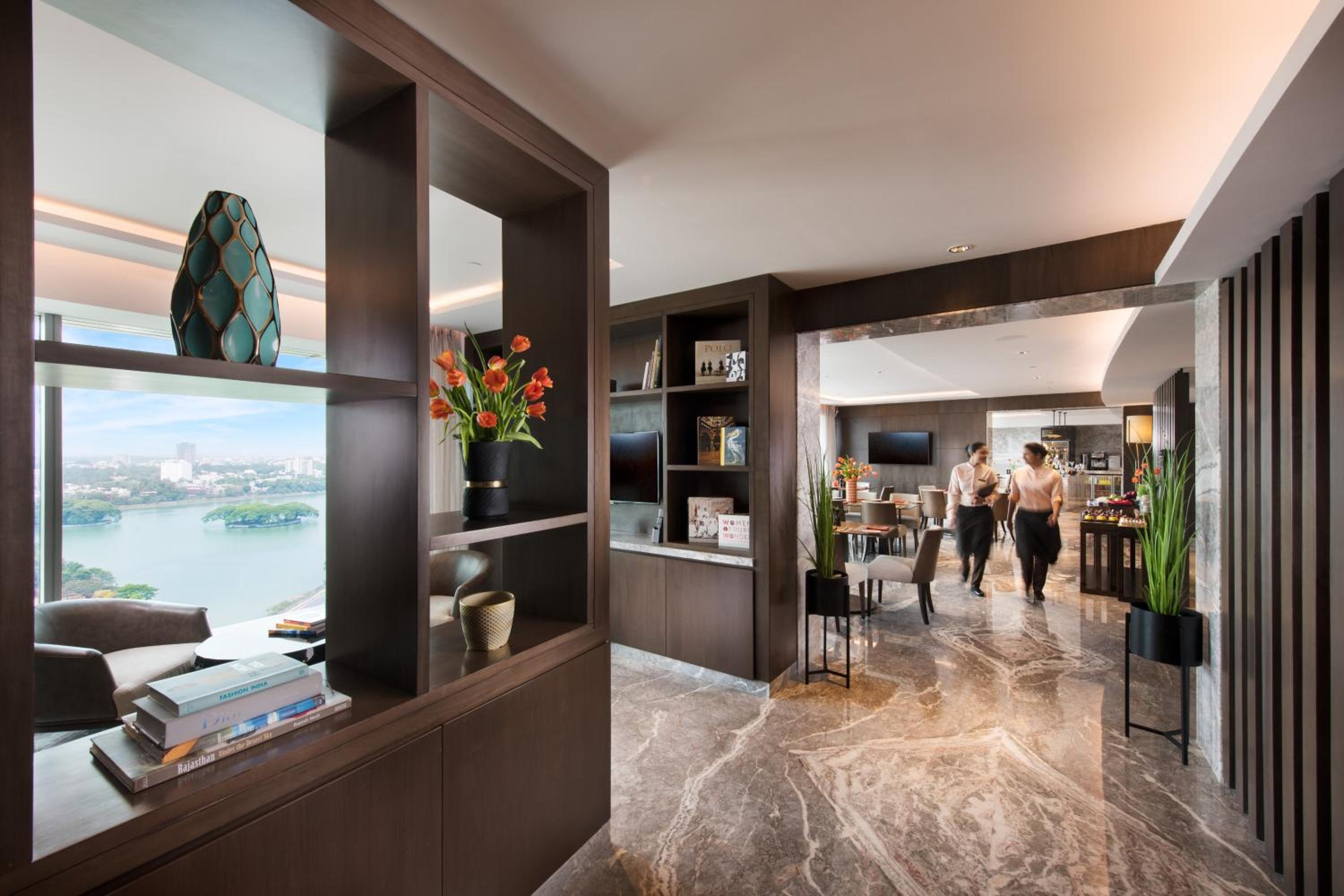 King Executive with Bathtub and Lounge Access