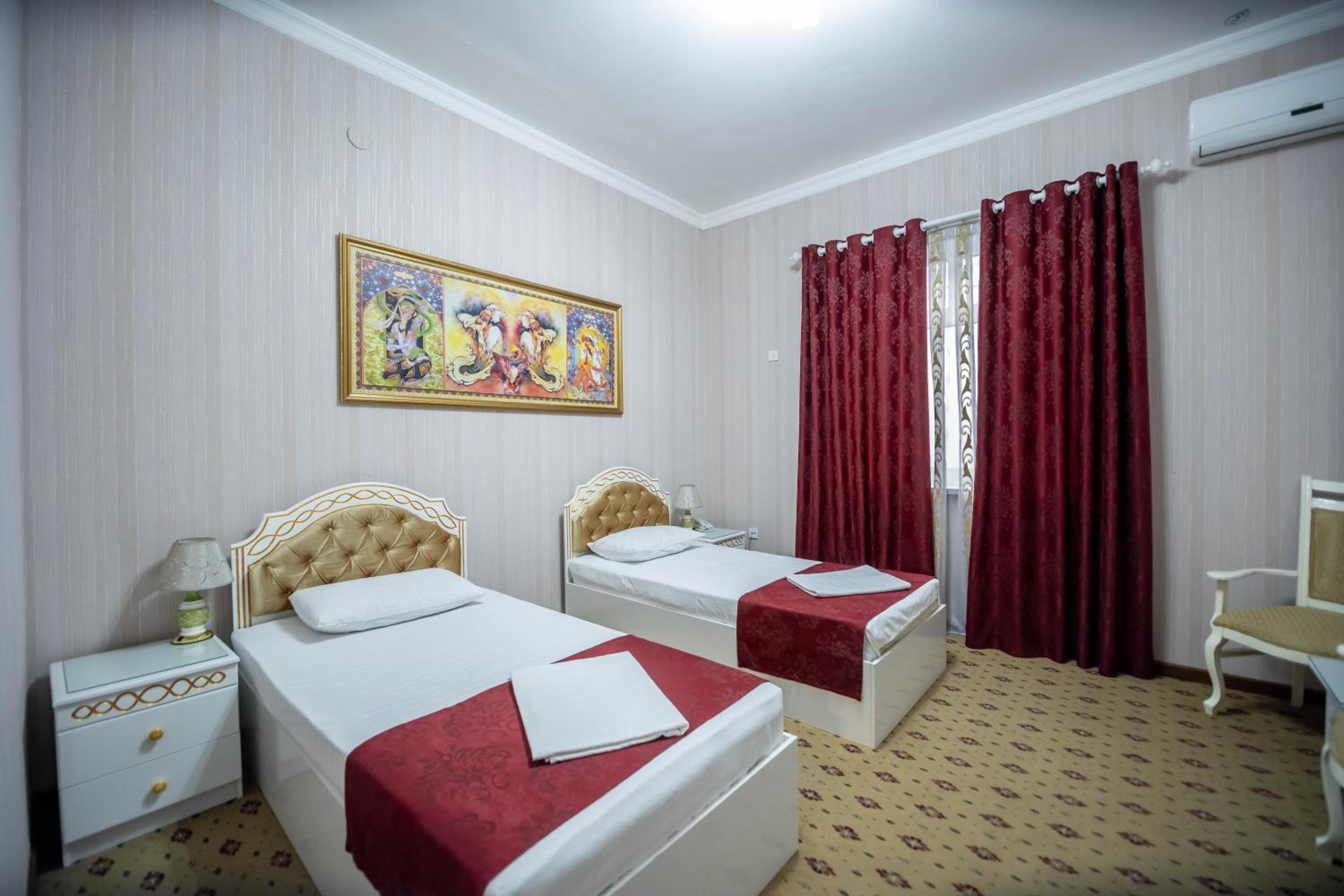 Twin Room with Private Bathroom - Photo 1