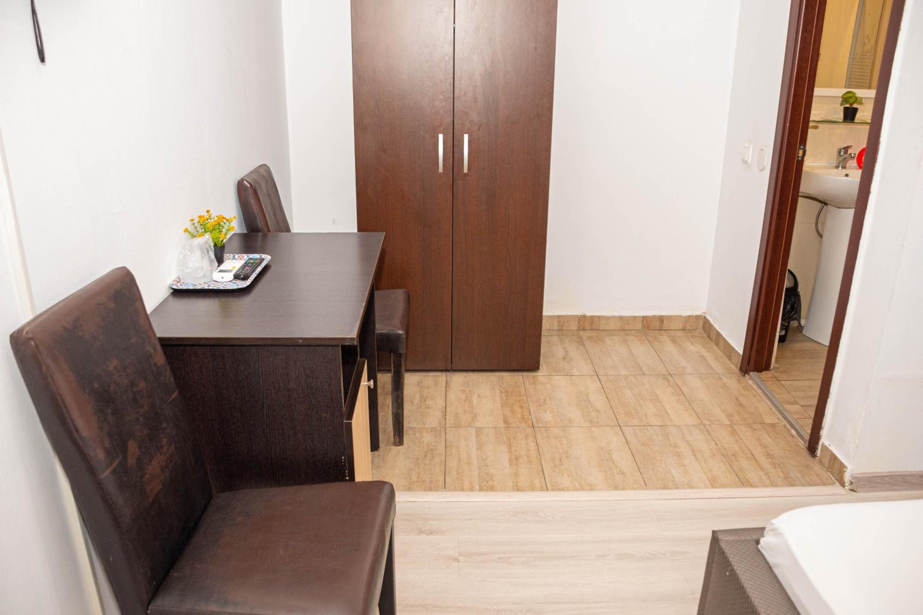 Twin Room with Private Bathroom