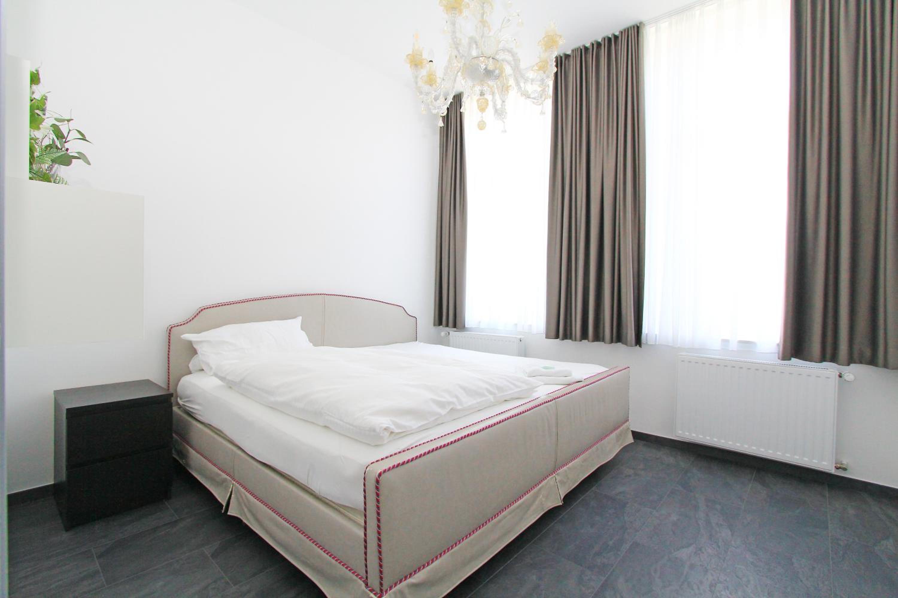Suite - Photo 17
