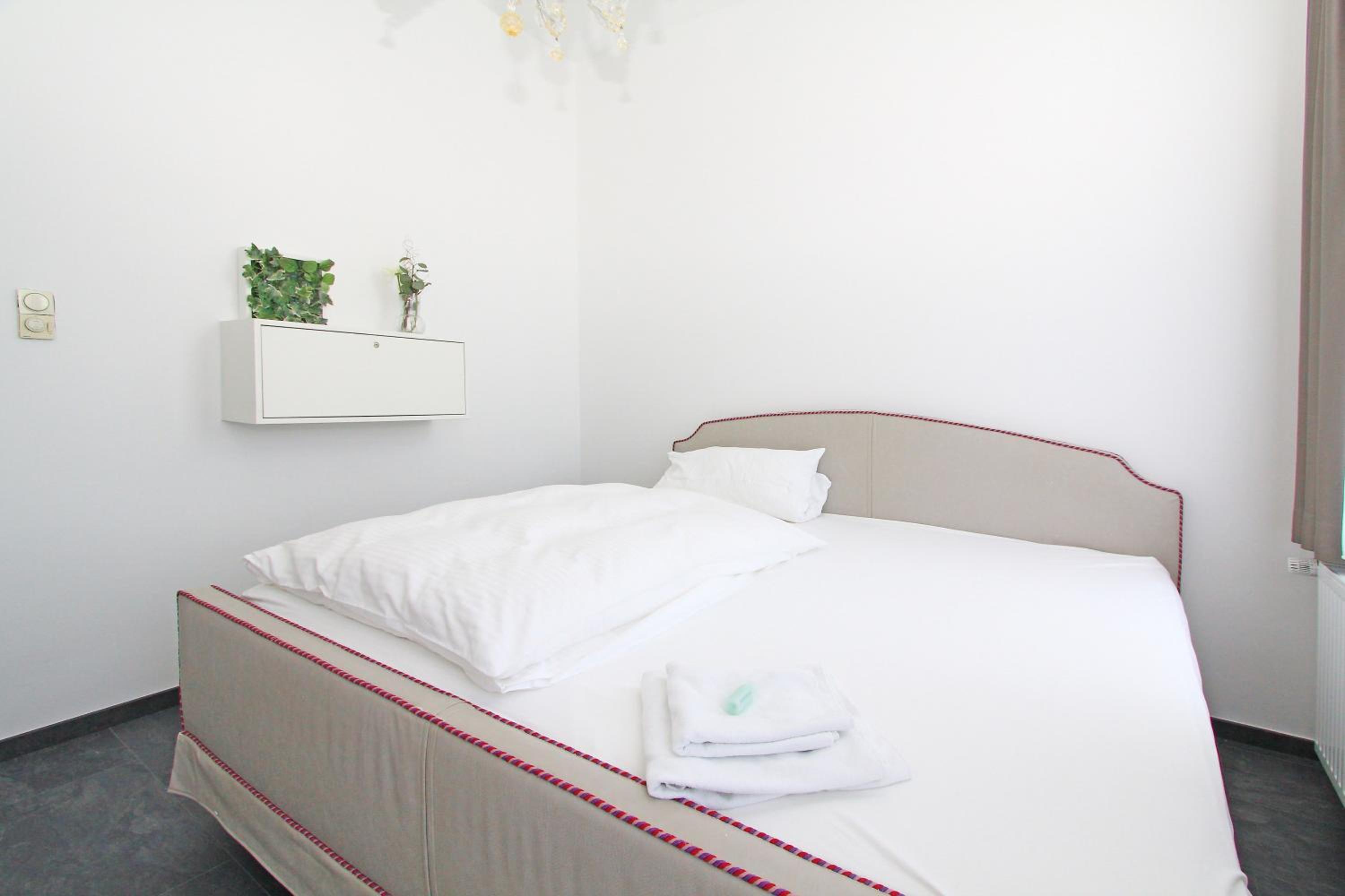 Suite - Photo 19