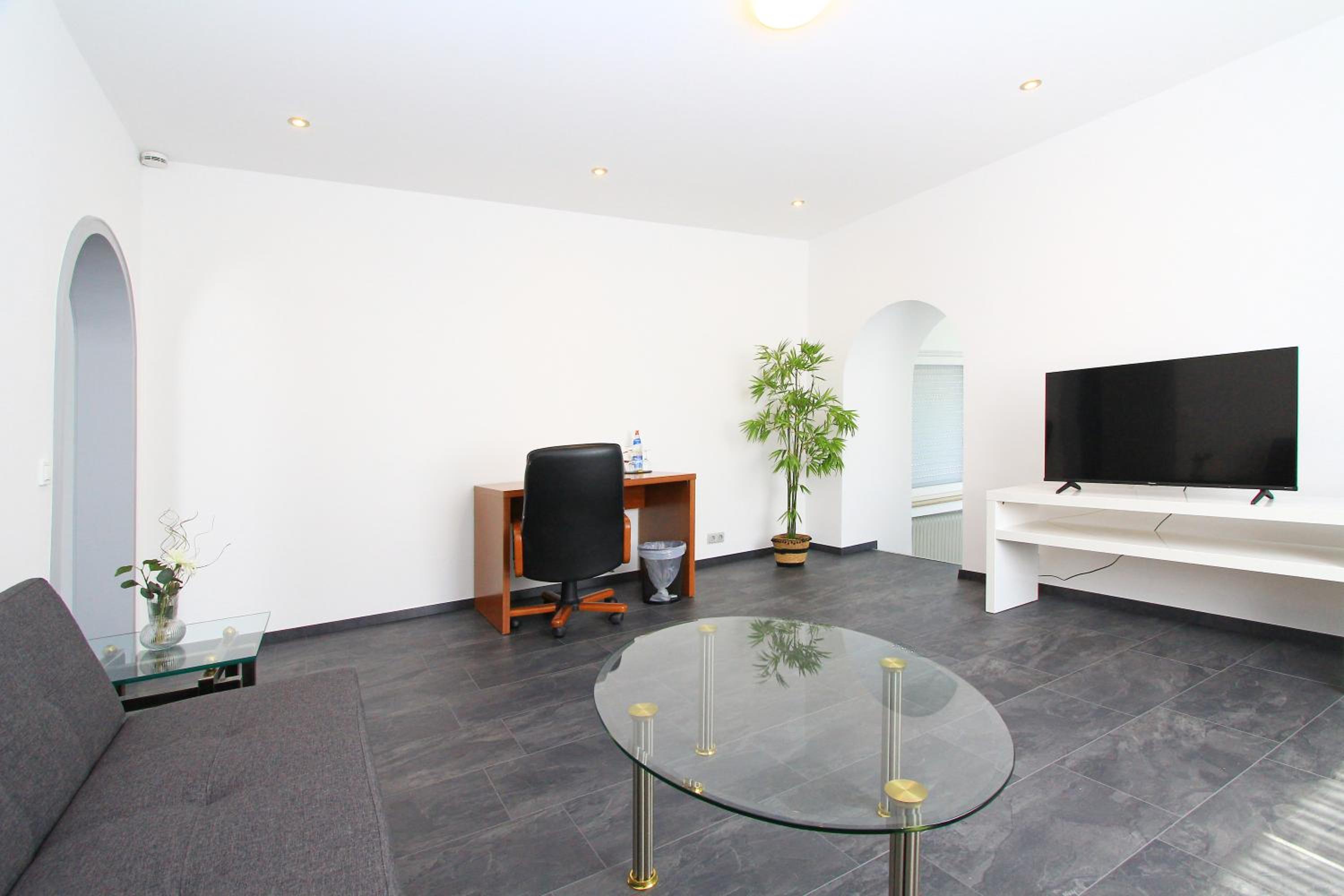 Suite - Photo 5