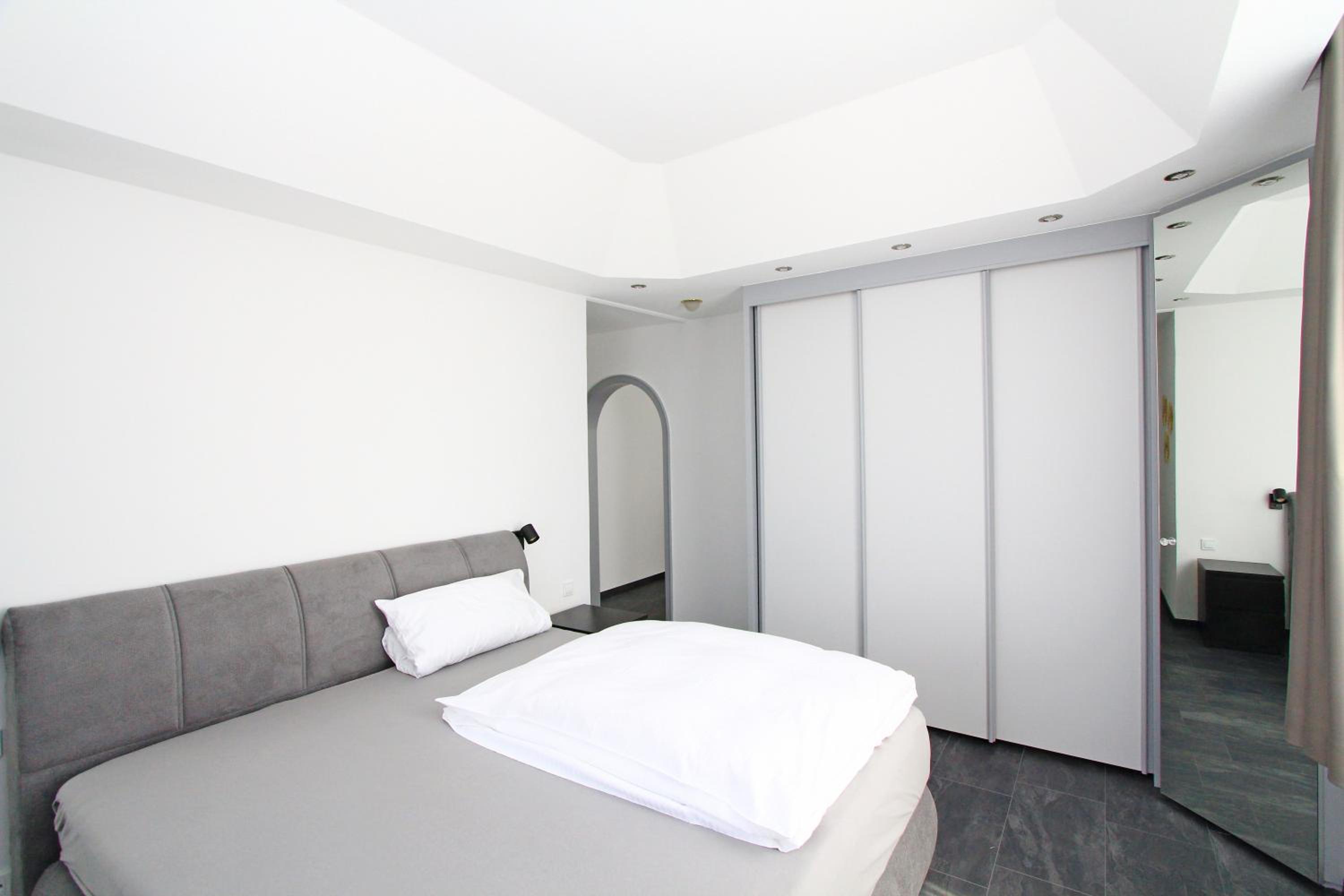 Suite - Photo 2