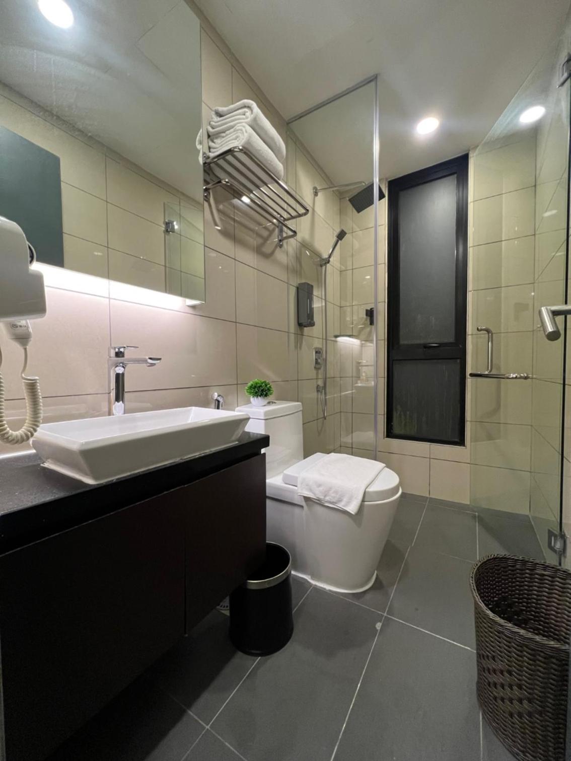 Three-Bedroom Suite  - Photo 11