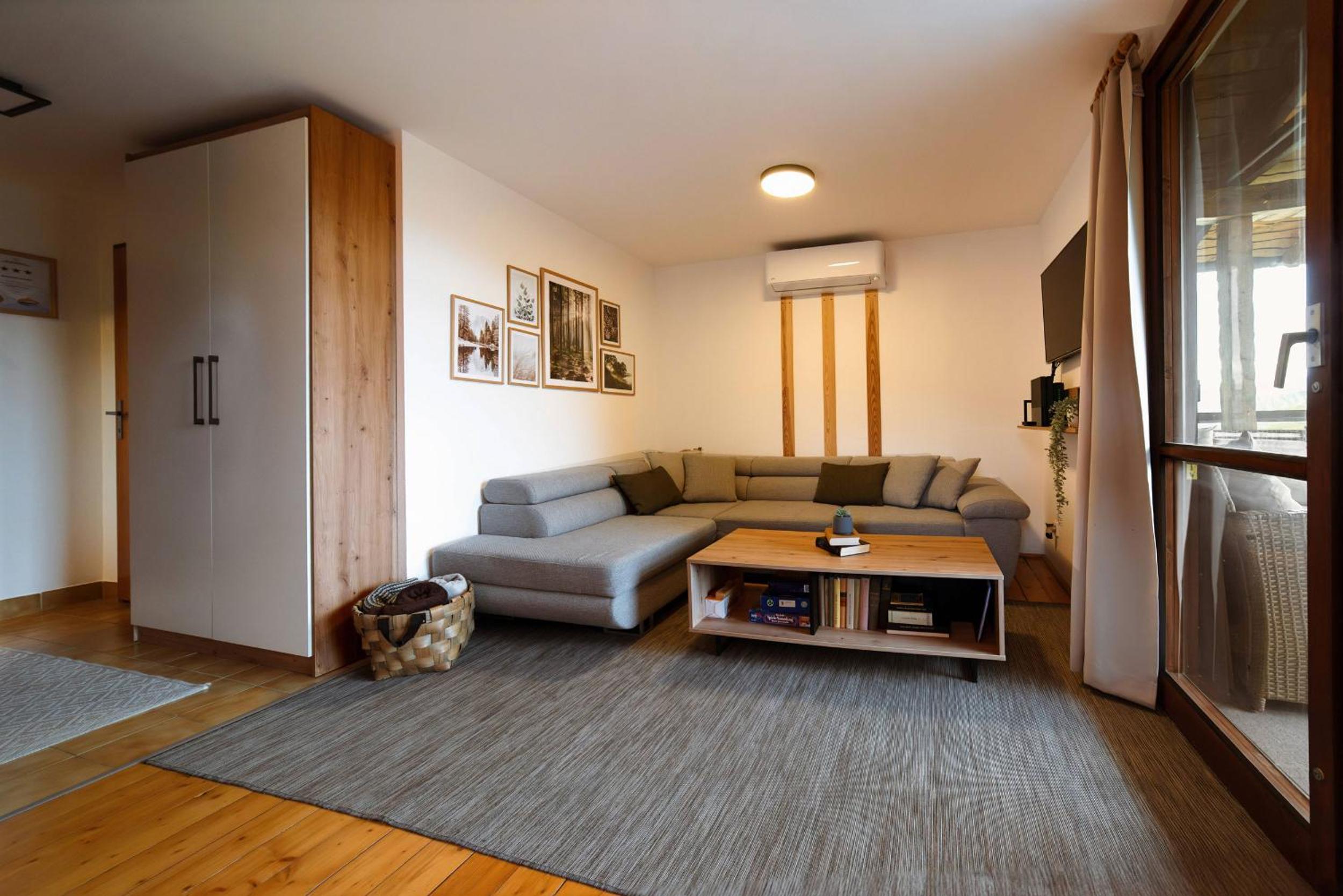 One-Bedroom House - Photo 28