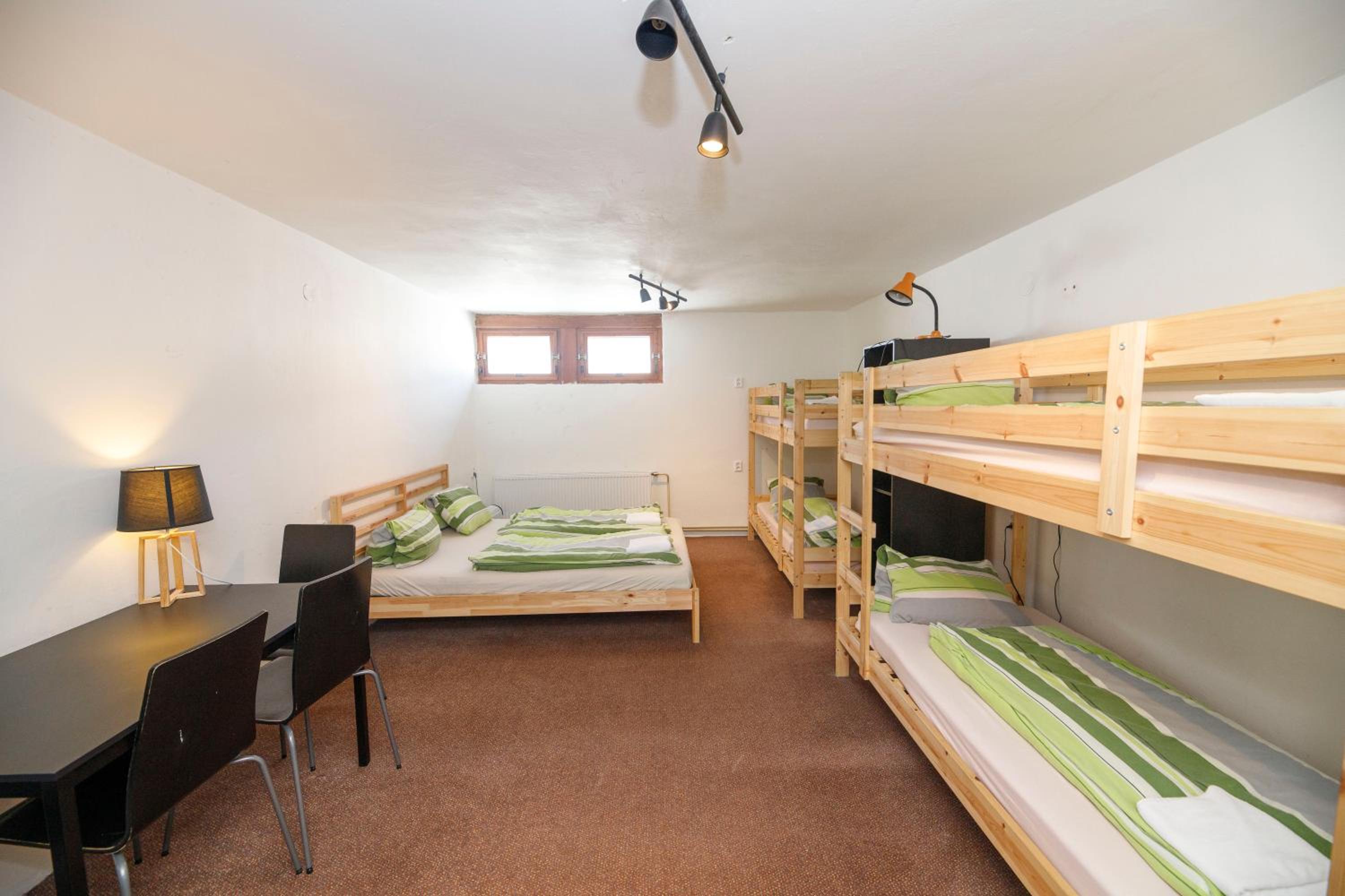 Six-Bed Room photo 1