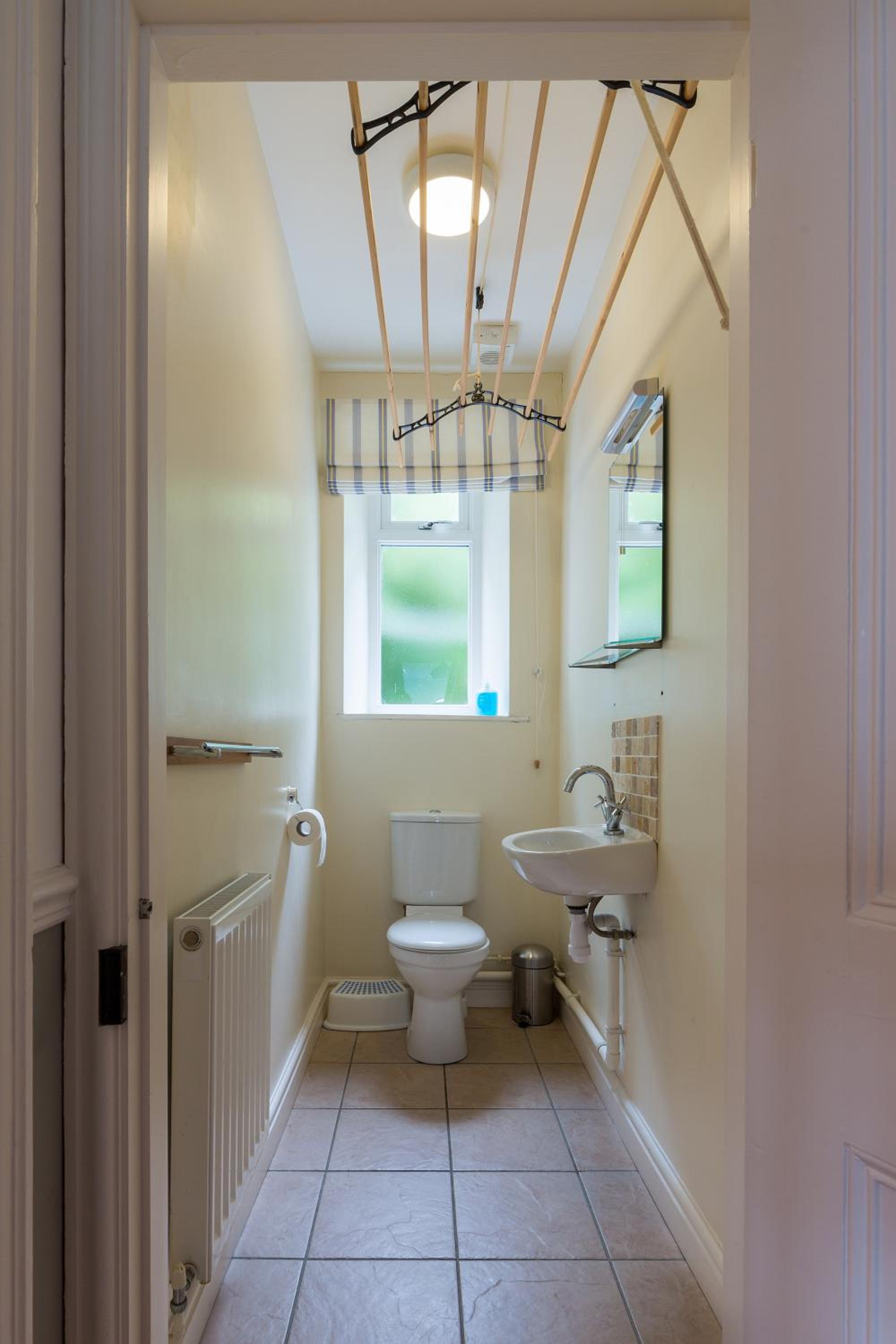 Eight-Bedroom House photo 3