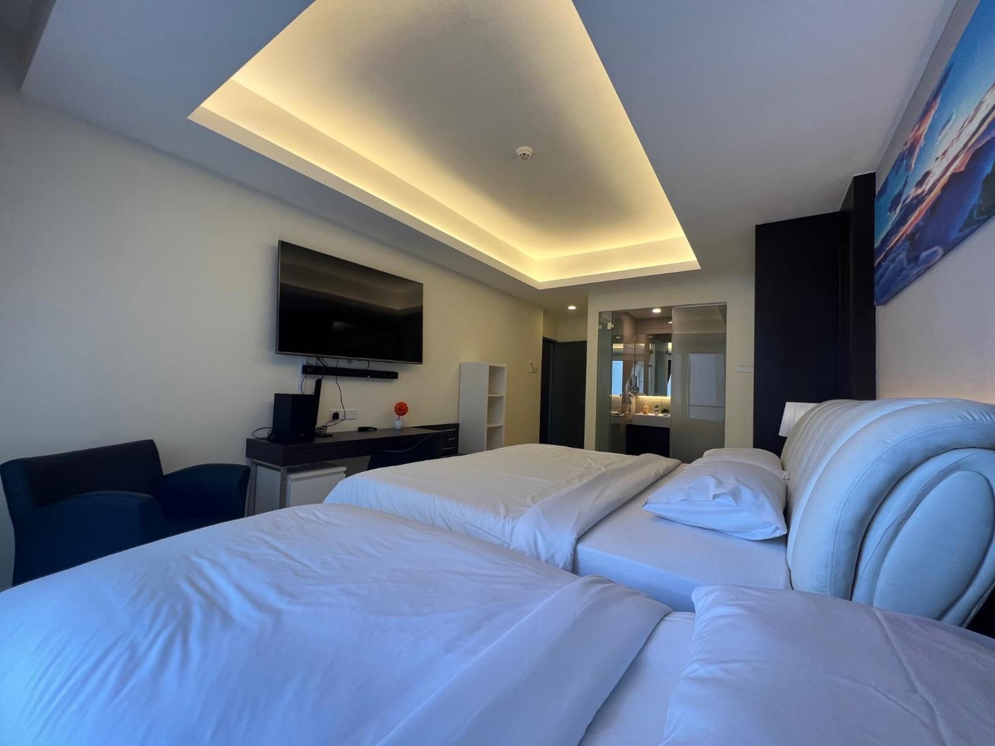 Three-Bedroom Suite  - Photo 6