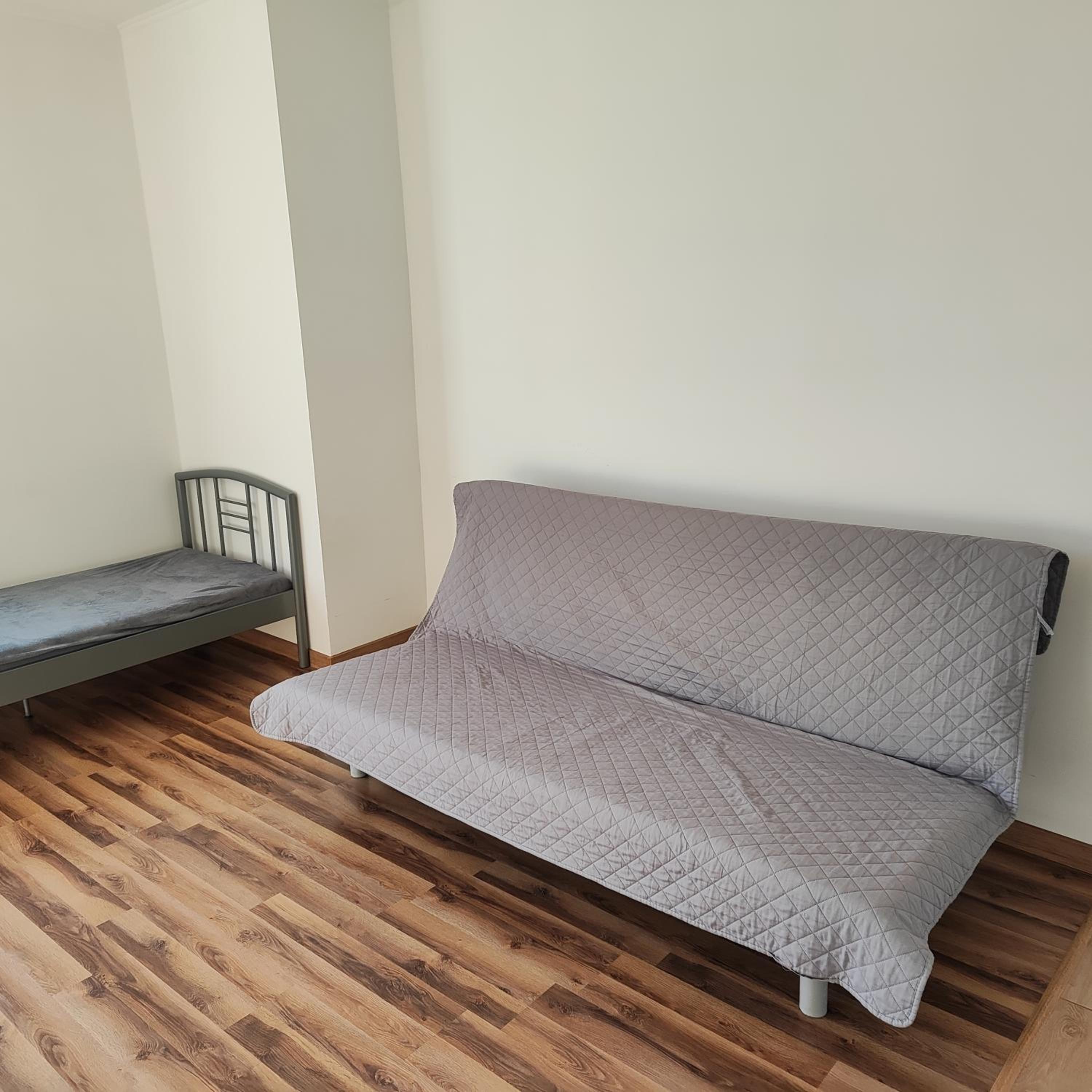 Apartment with Balcony - Photo 6