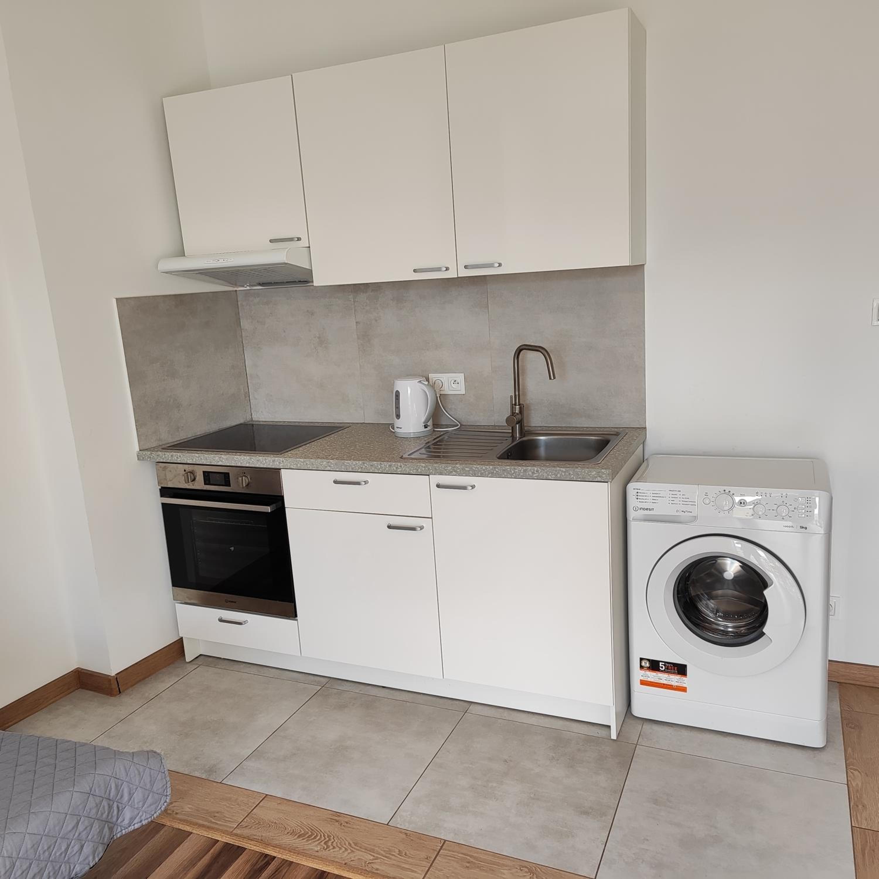 Apartment with Balcony - Photo 2