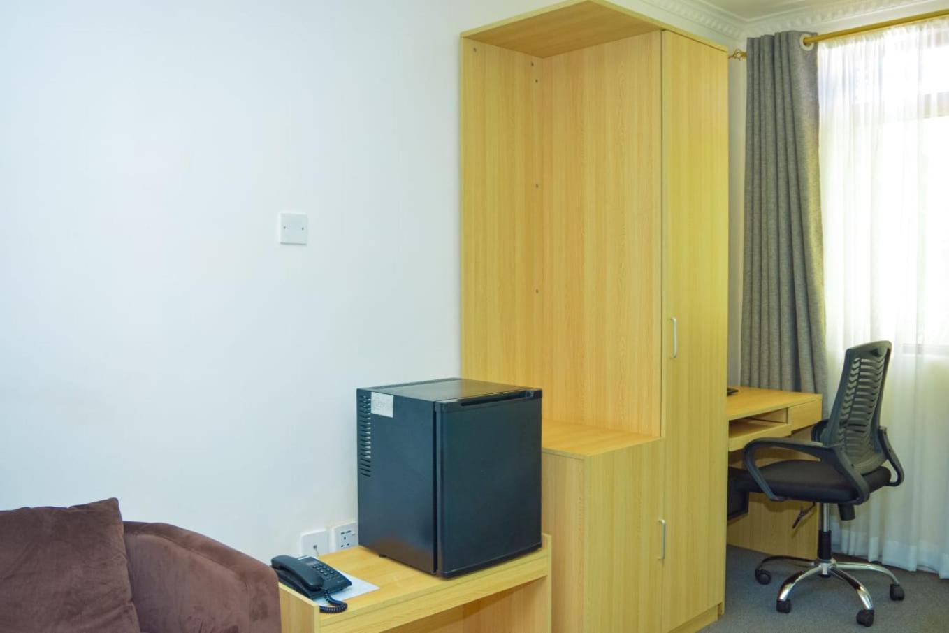 Deluxe Double Room (2 Adults + 1 Child) photo 3