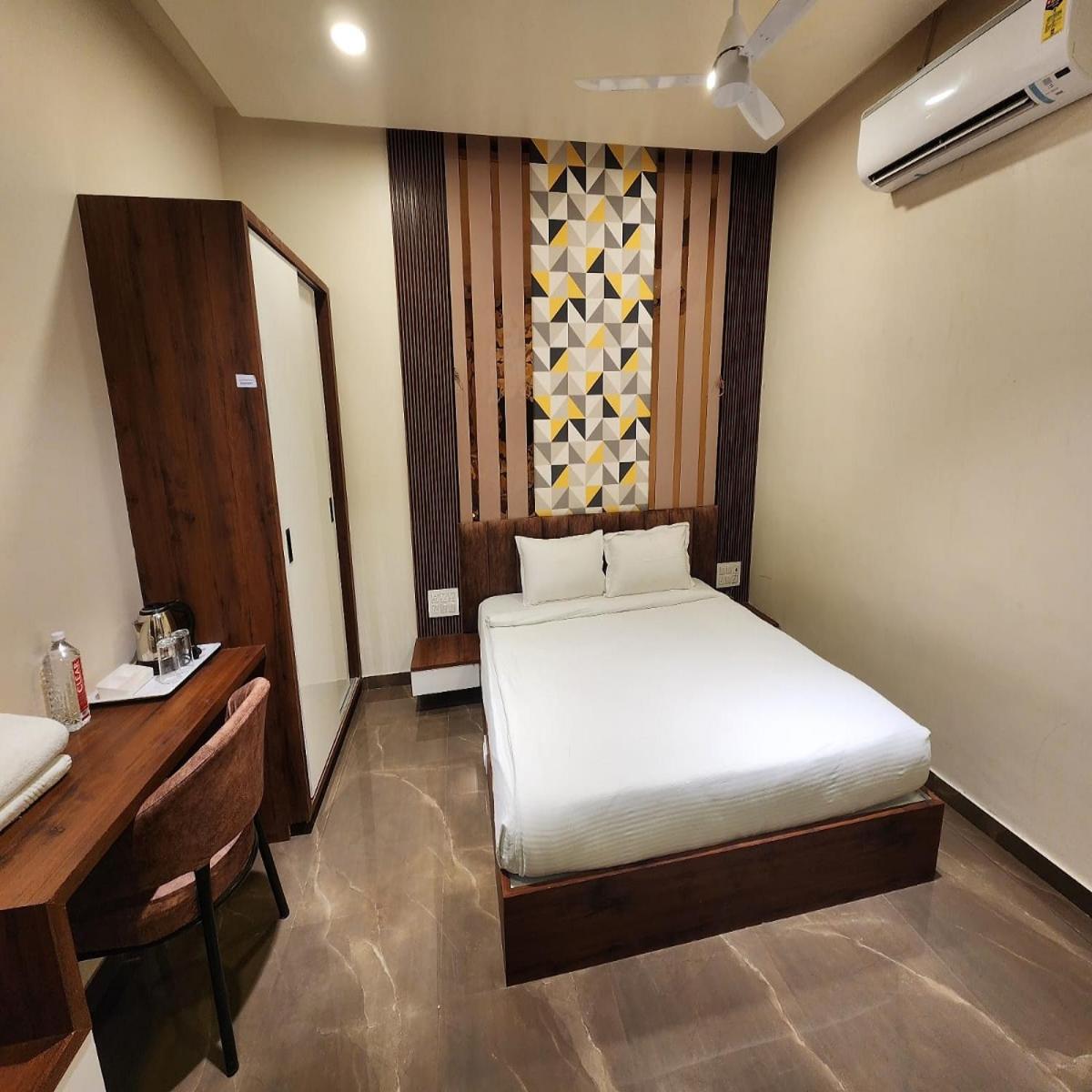 Deluxe Room - Photo 5