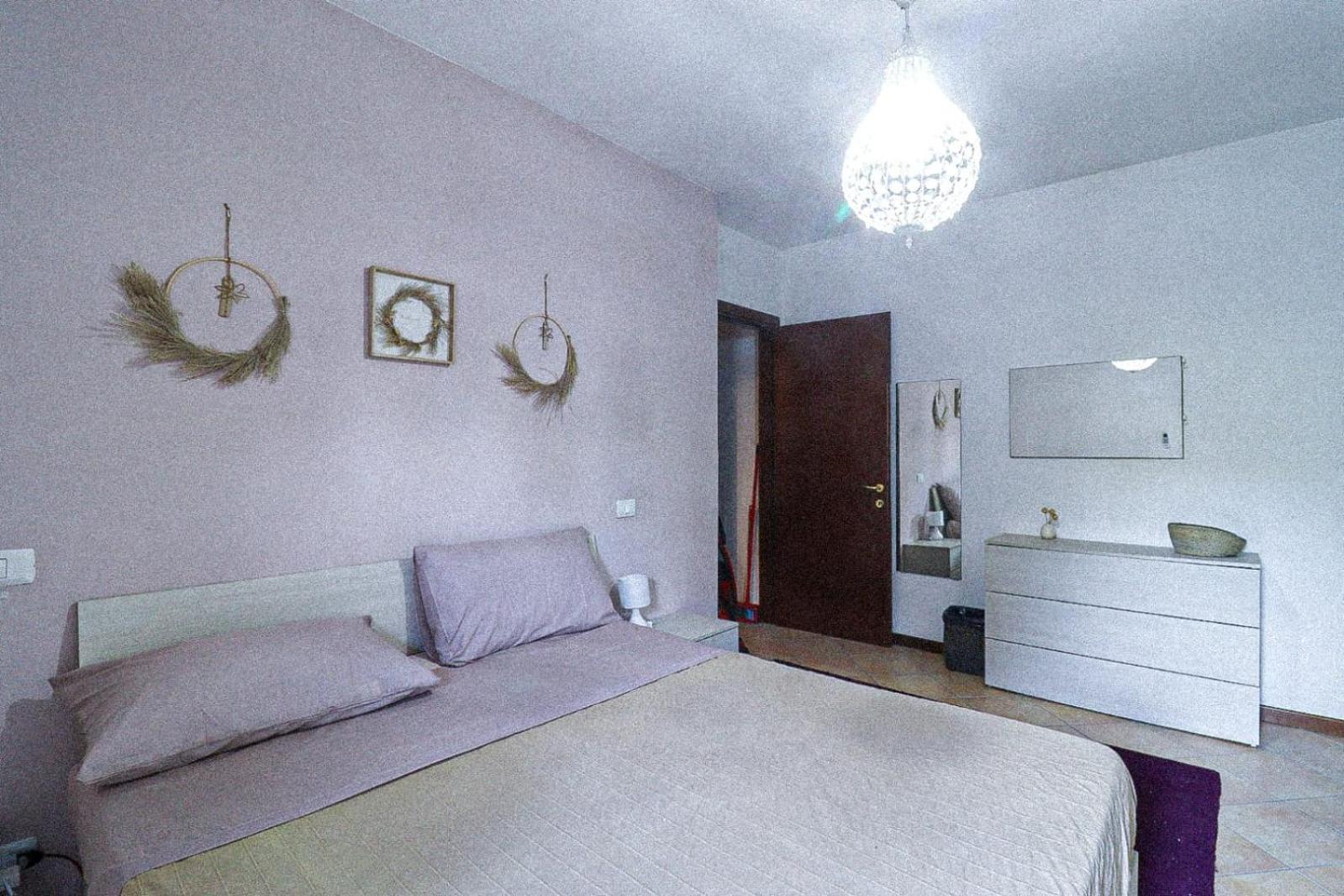 One-Bedroom Apartment photo 3