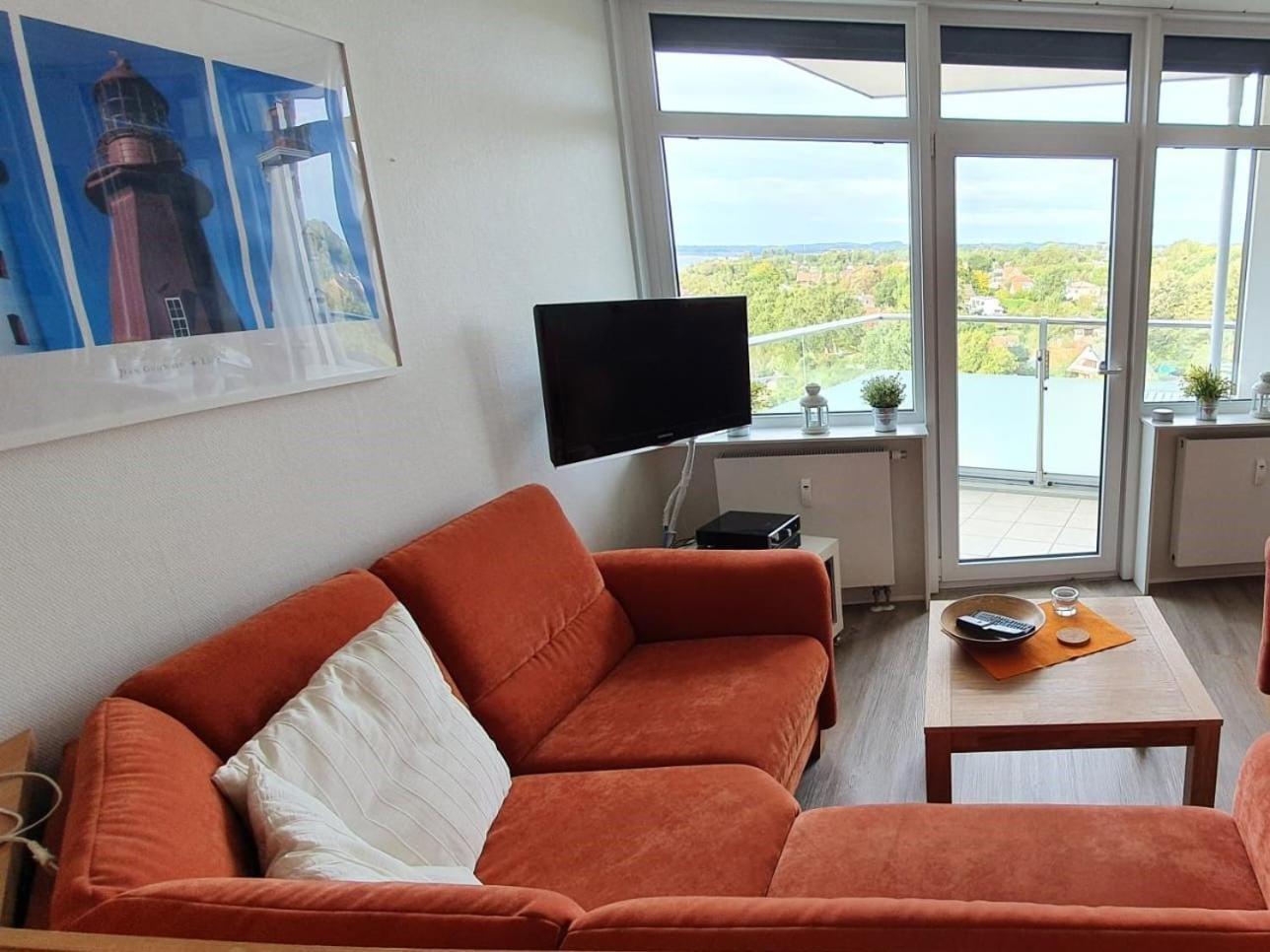 One-Bedroom Apartment with Balcony photo 1