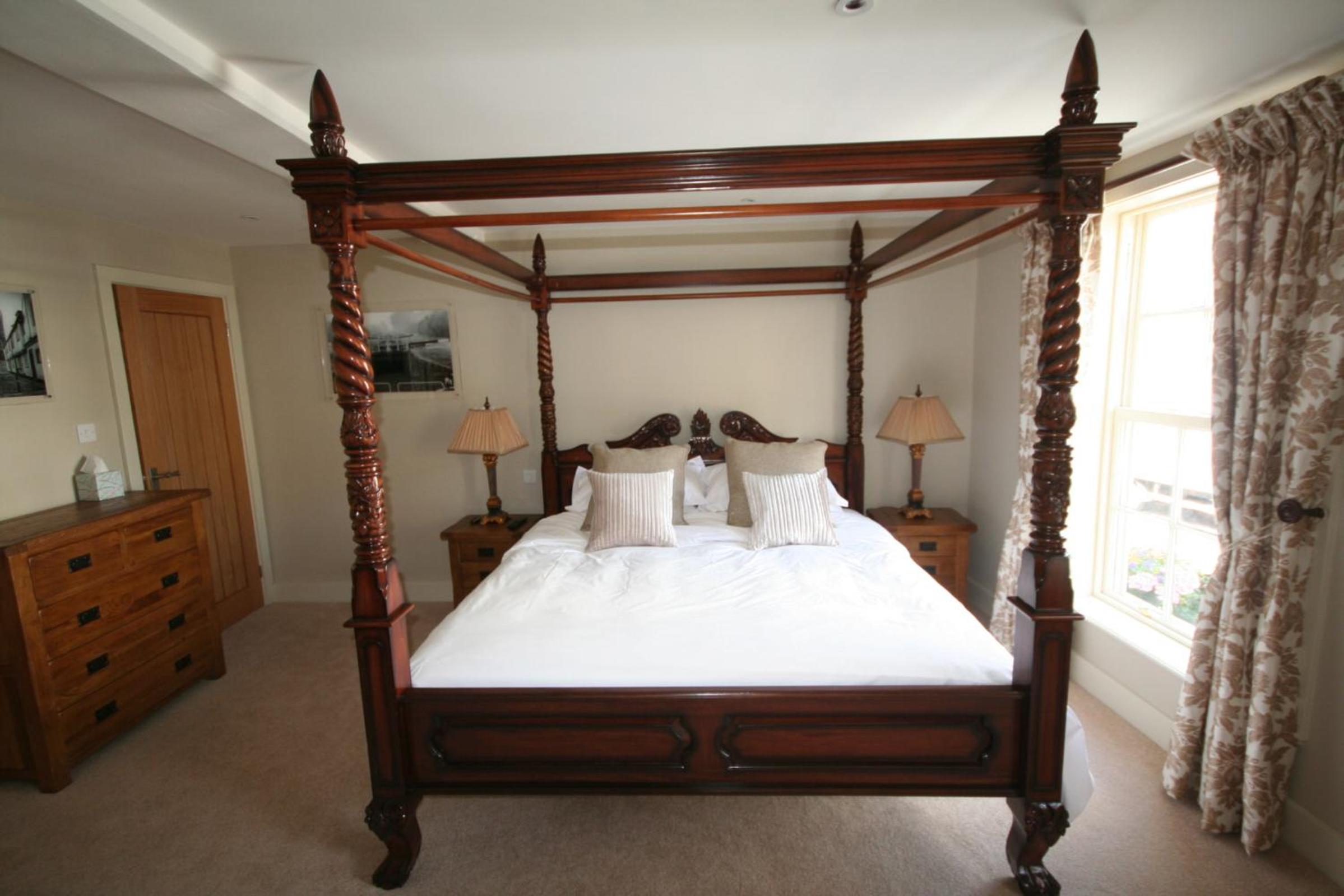 Executive Suite - Photo 6
