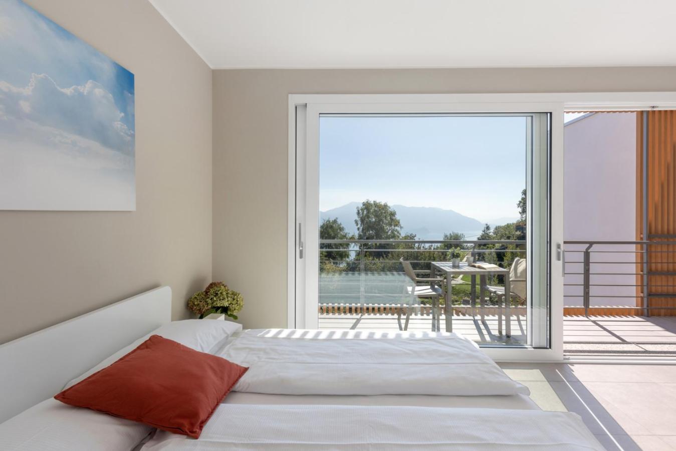 Studio with Balcony photo 3