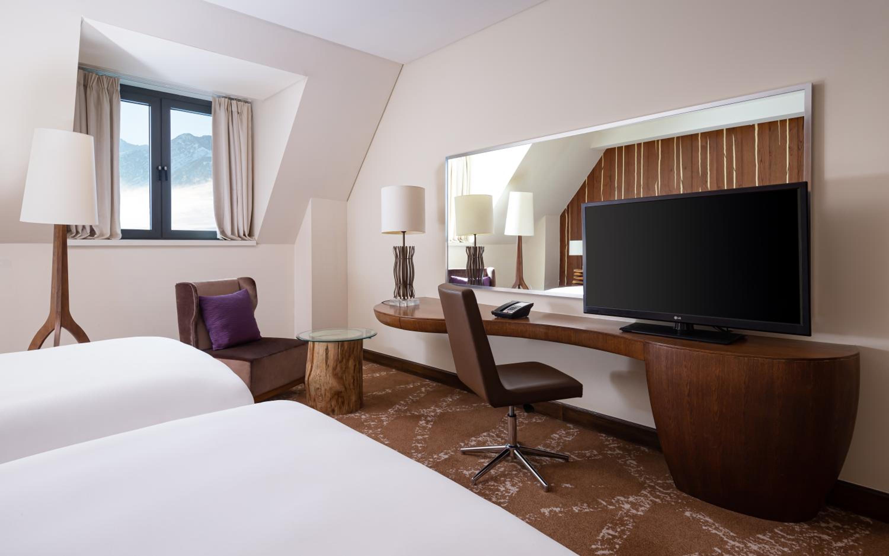 Deluxe Guest Room, 2 Queen Beds