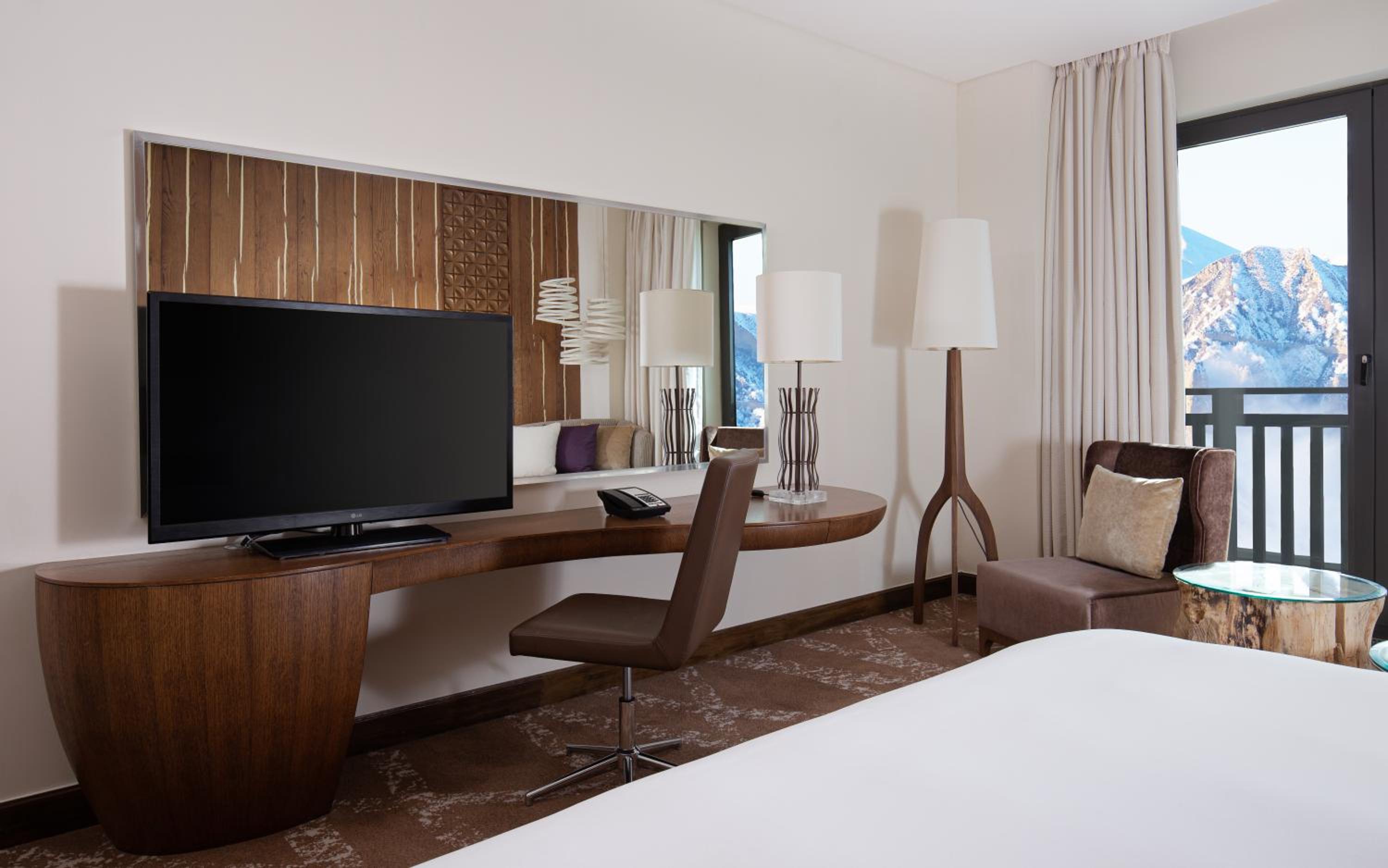 Deluxe Guest room, 1 King Bed   photo 2