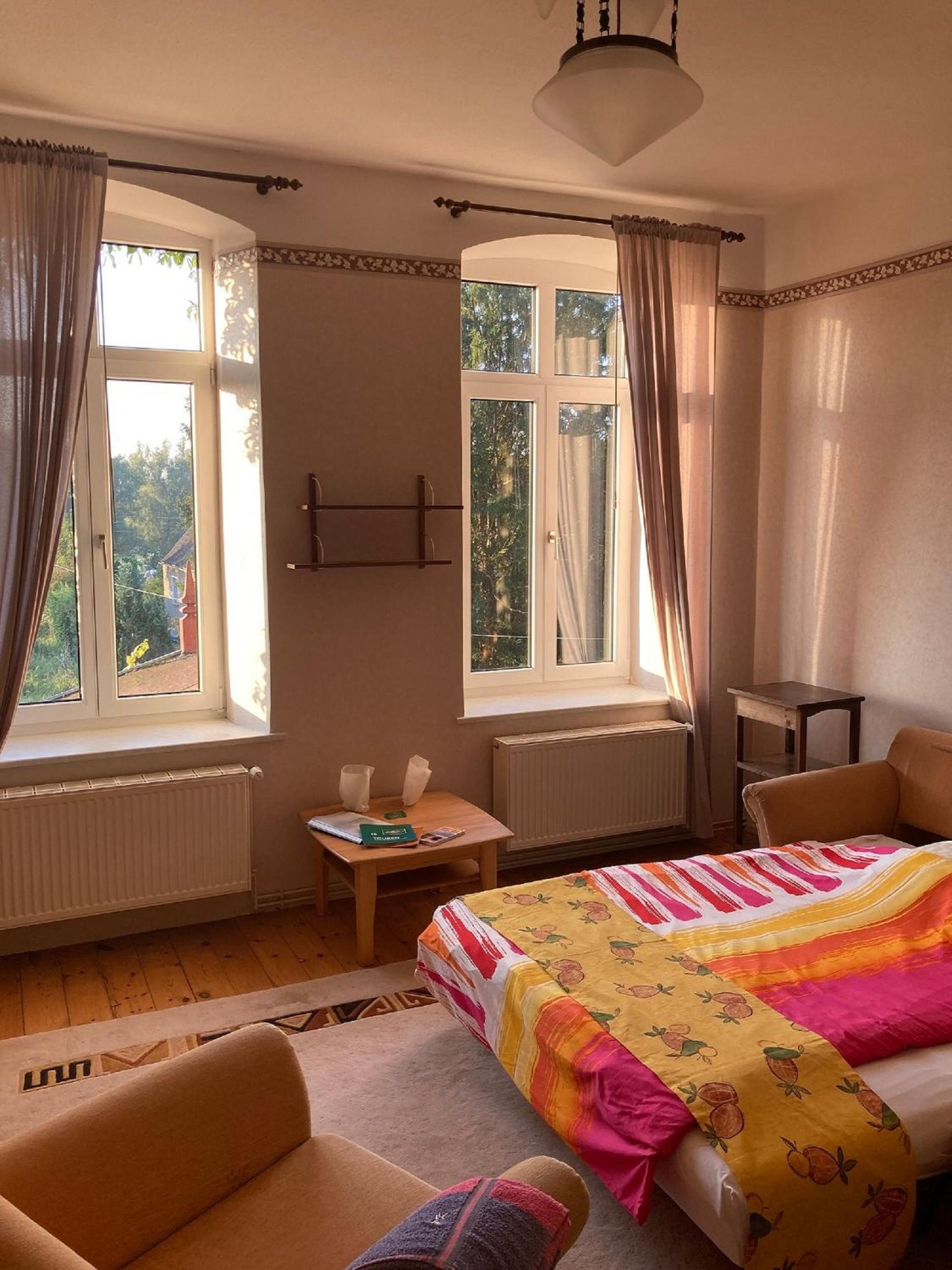 Double Room with Shared Bathroom photo 2