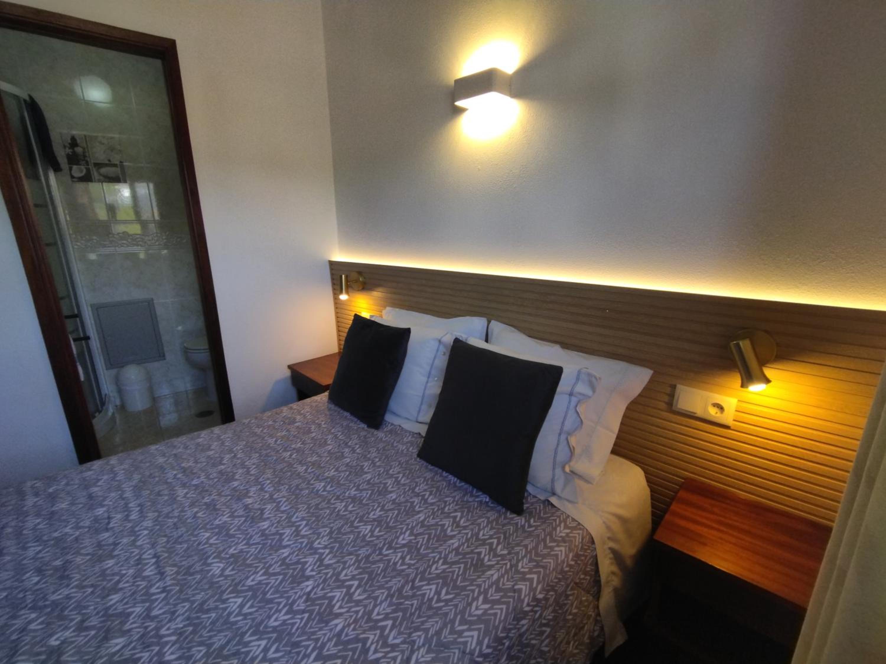 Standard Double Room - Photo 6