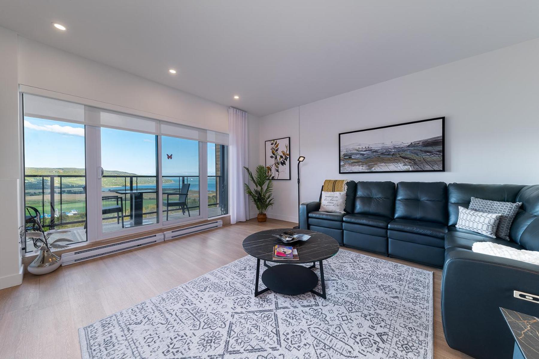 Apartment with Balcony - 302