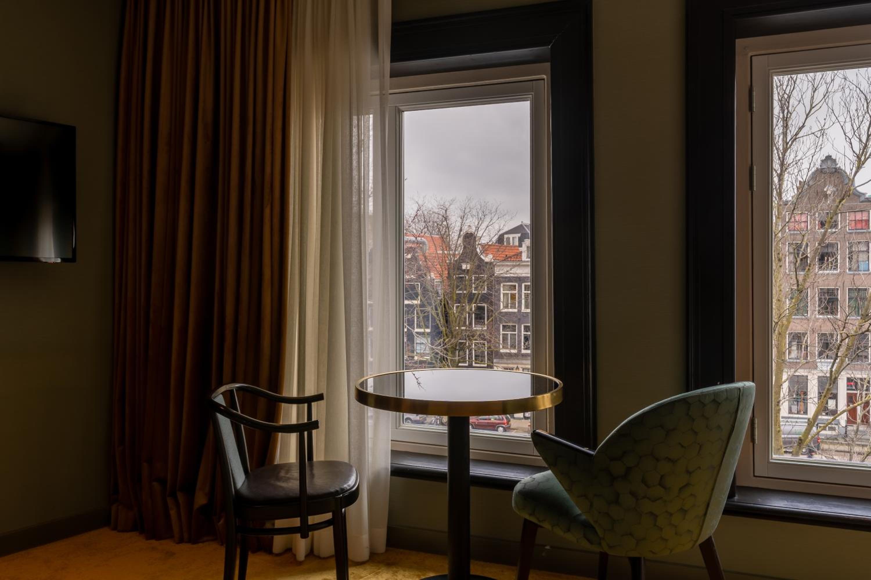 Grand Executive Room thumbnail 5