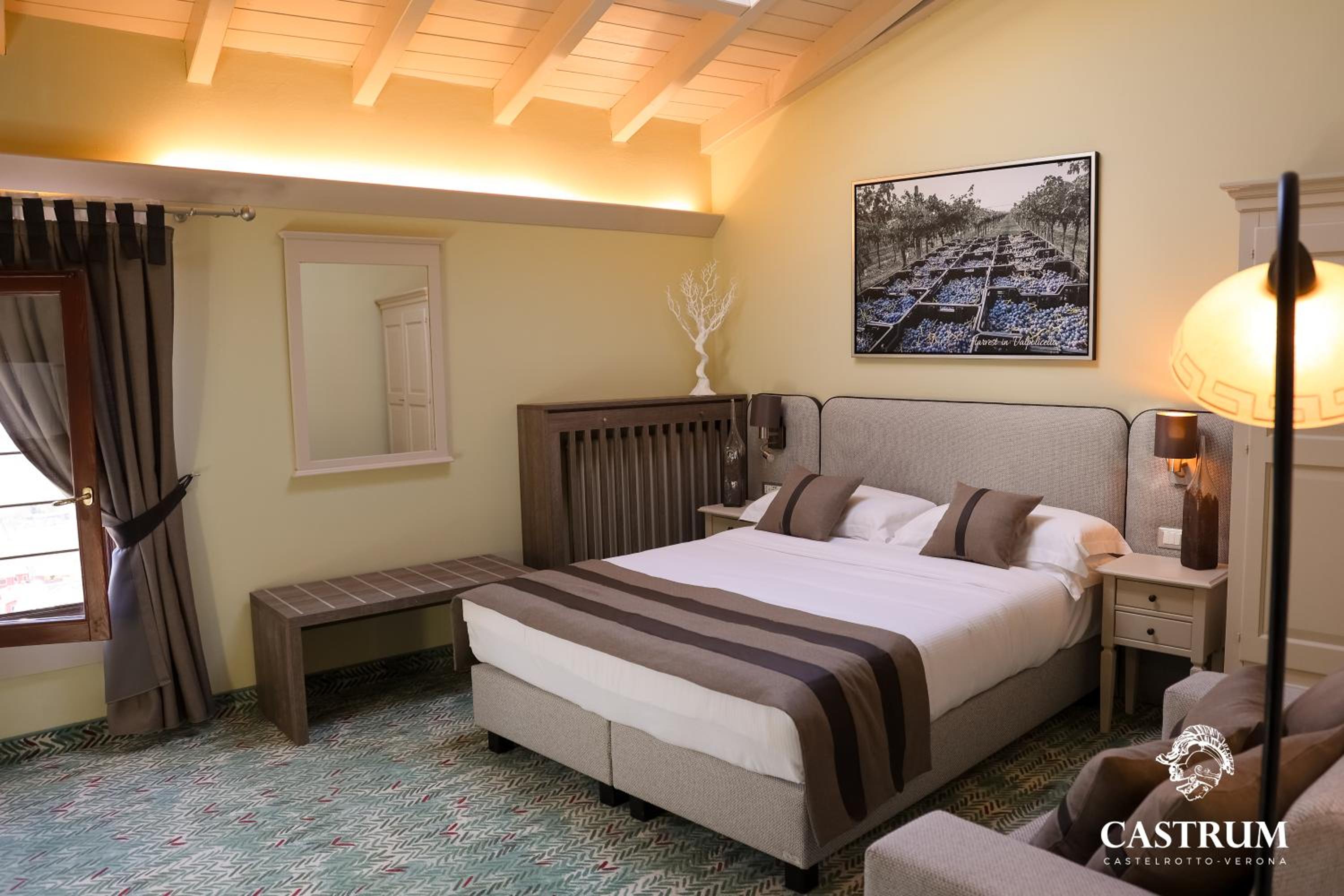 Deluxe Room - Photo 3