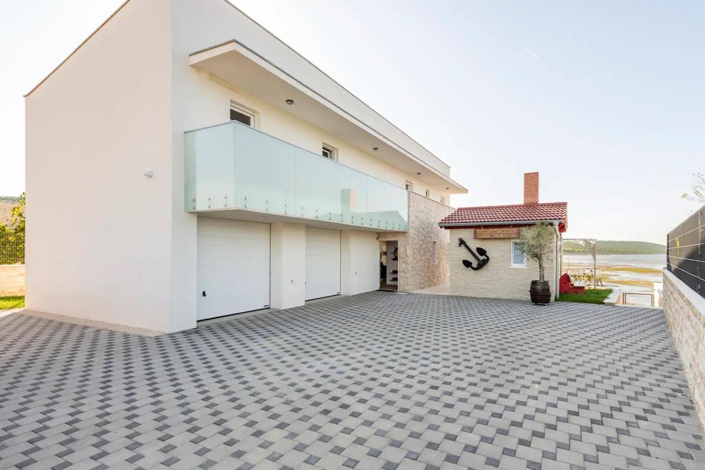 Villa - Beach Front photo 2
