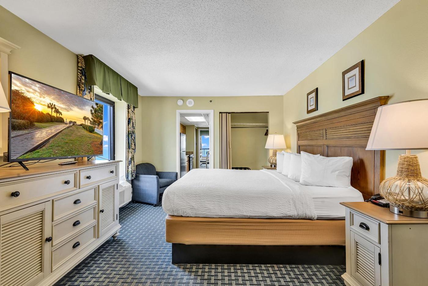 Deluxe King Suite