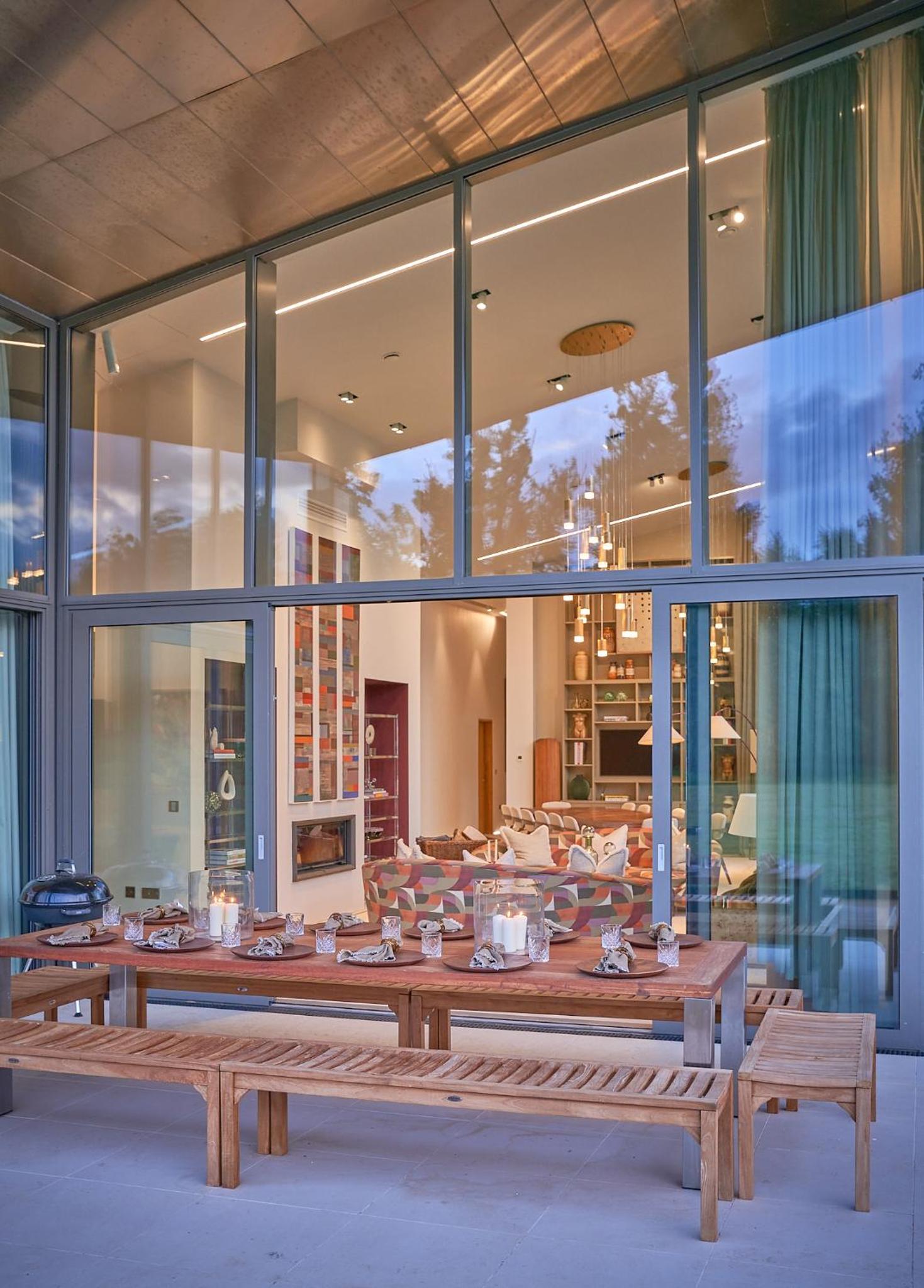 Seven-Bedroom House photo 2