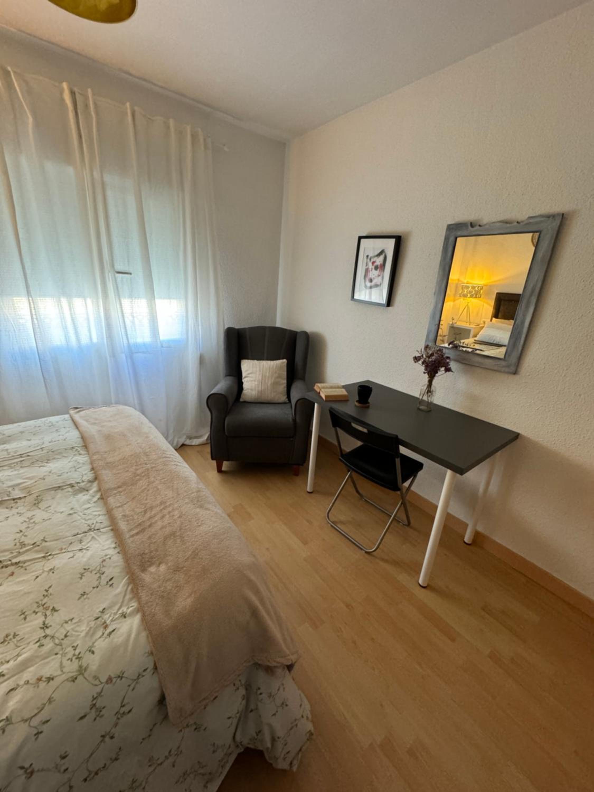 Habitación Estándar con Cama Queen