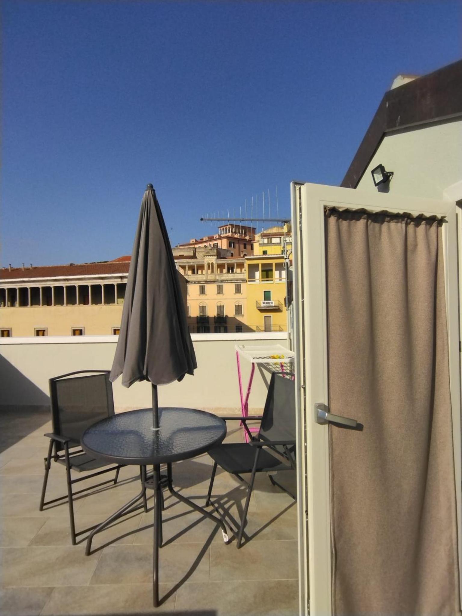 Deluxe Double Room - Photo 8