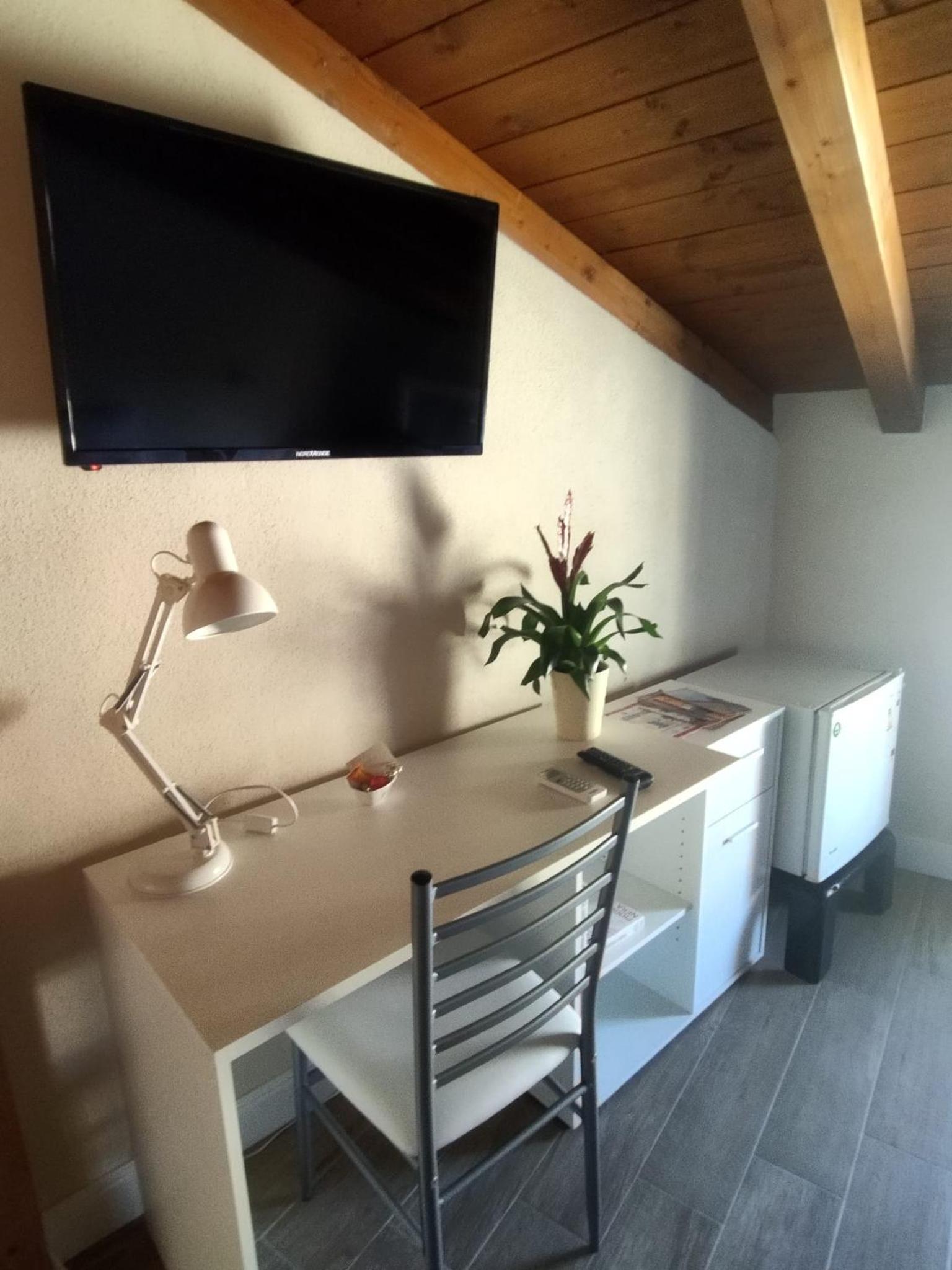 Deluxe Double Room - Photo 10