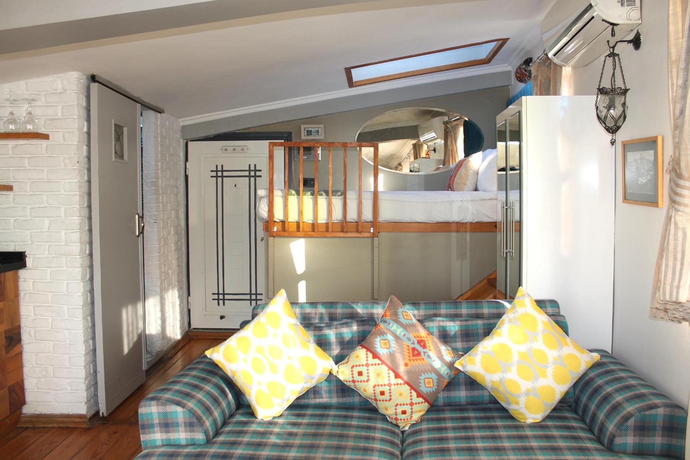 Studio Apartment With Partial Sea View And Terrace photo 3