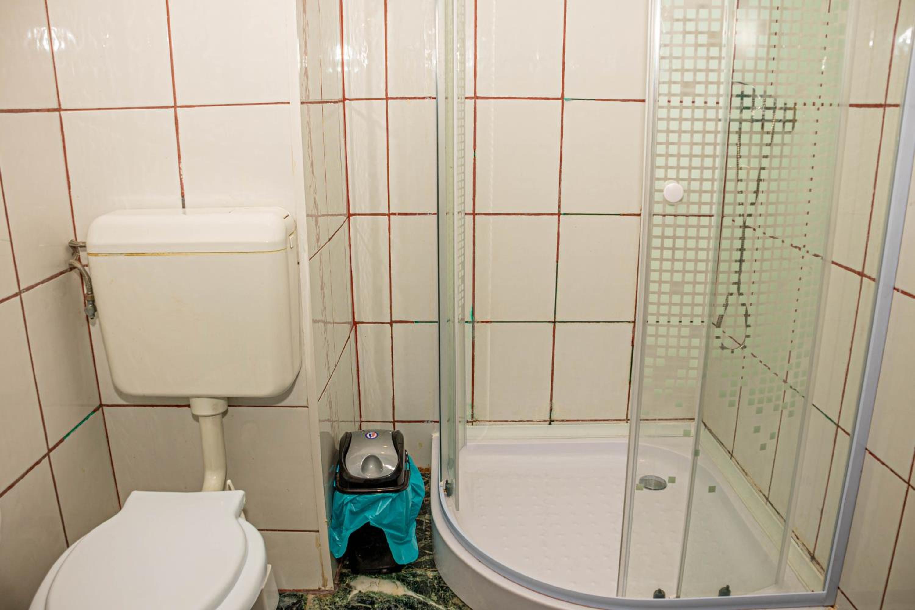 Double Room with Private Bathroom - Photo 5